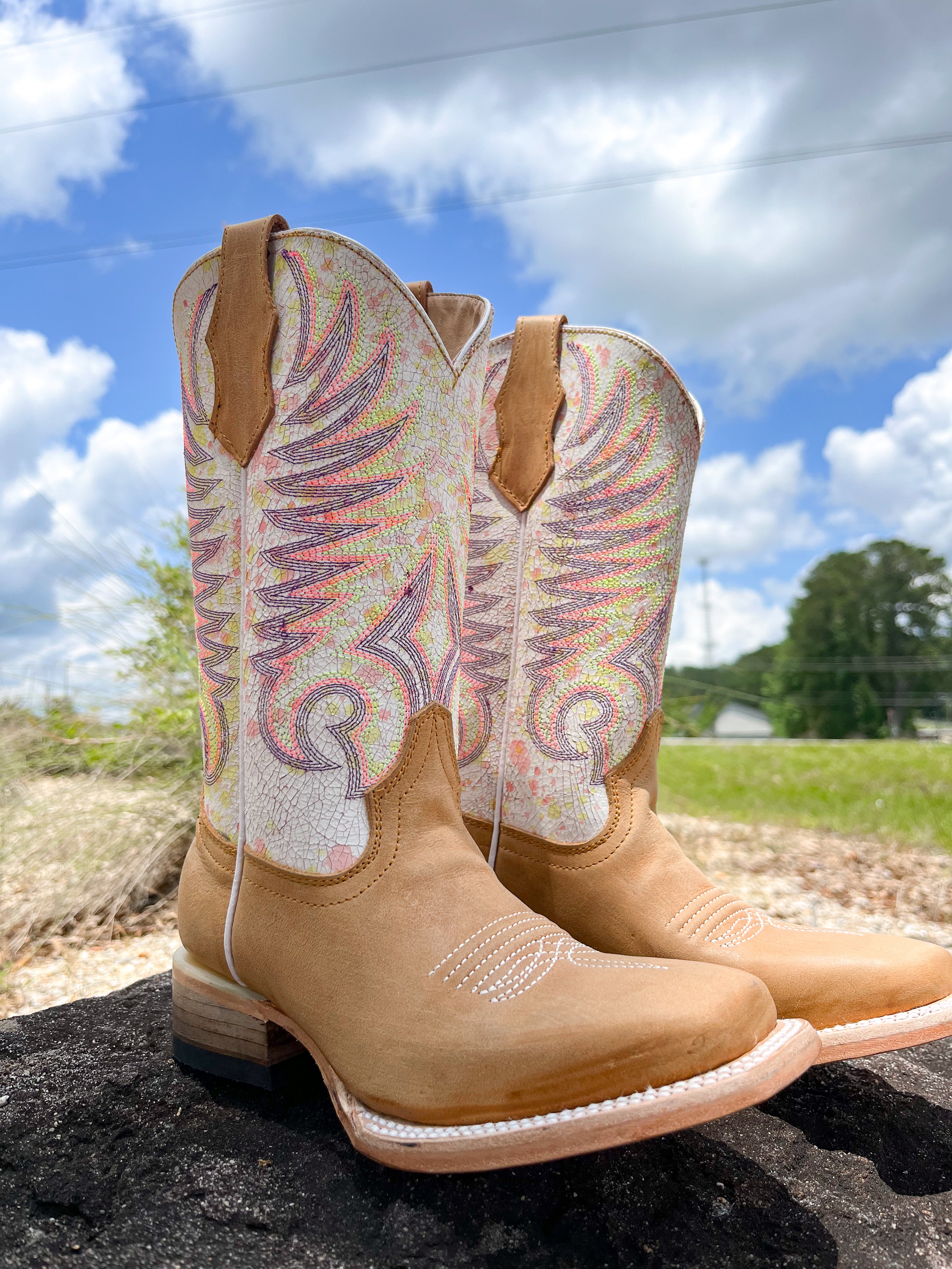 Youth Circle G Tan White Embroidery Square Toe Boots