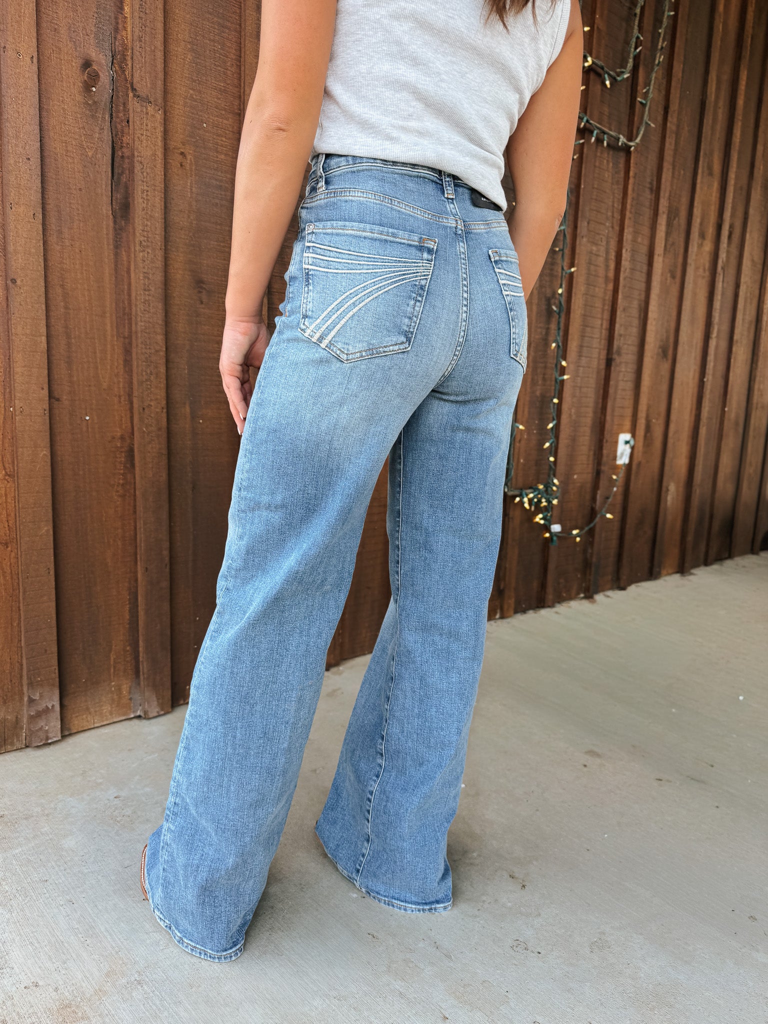 7 For All Mankind Ultra High Rise Jo Wide Leg Stretch Jeans | 32"