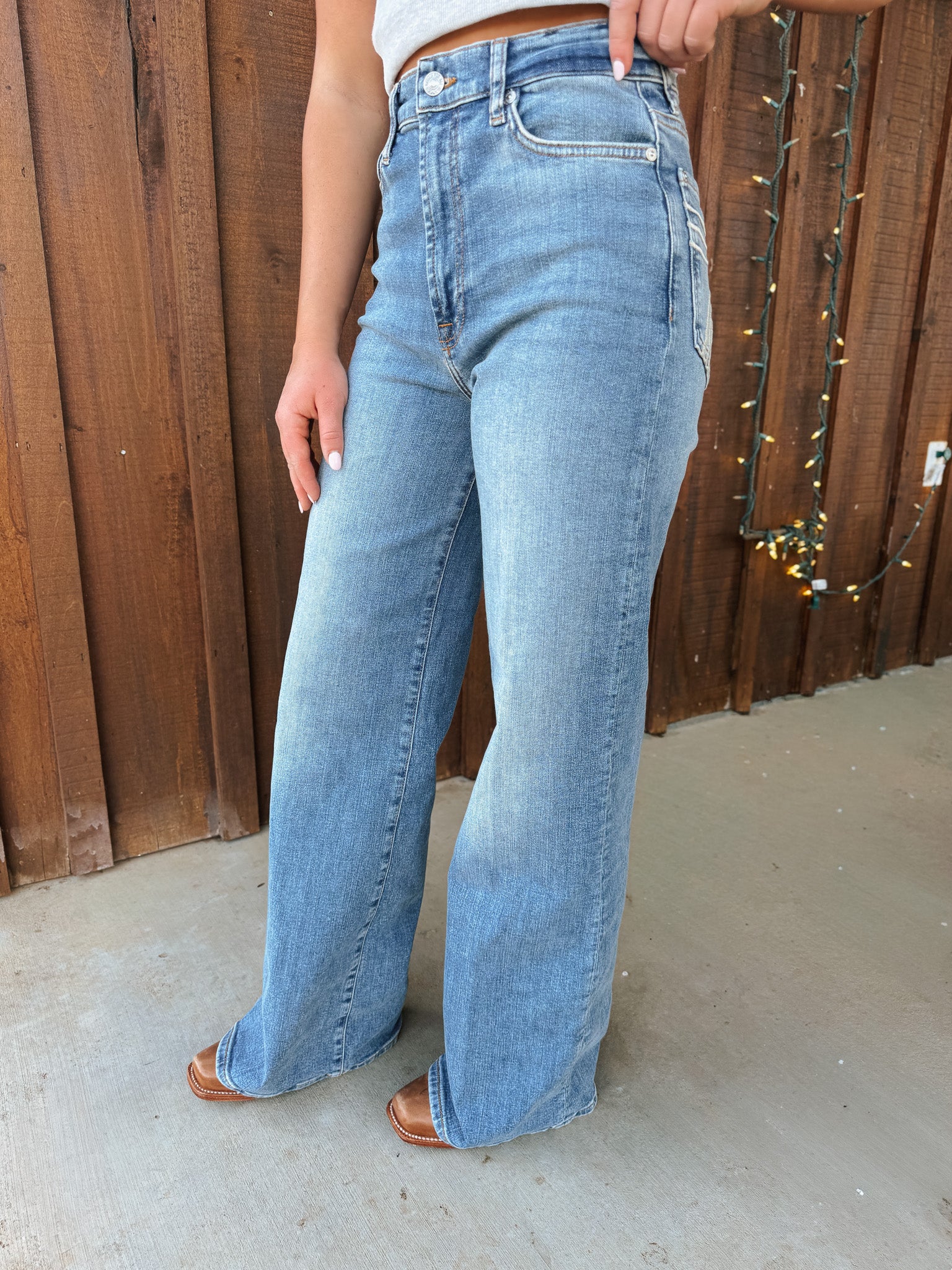 7 For All Mankind Ultra High Rise Jo Wide Leg Stretch Jeans | 32"