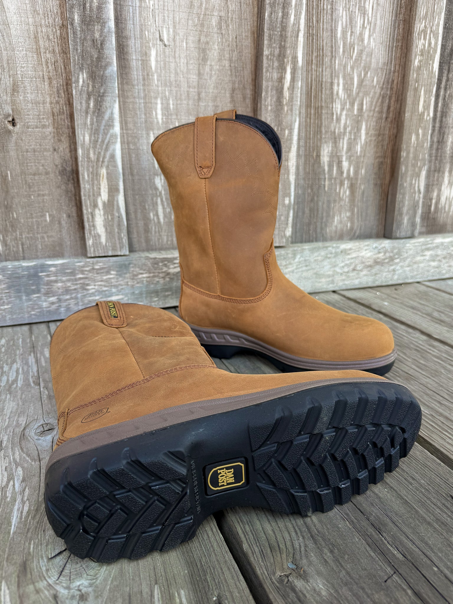 BOTA IMPERMEABLE CUMMINGS DE 11" DAN POST 
