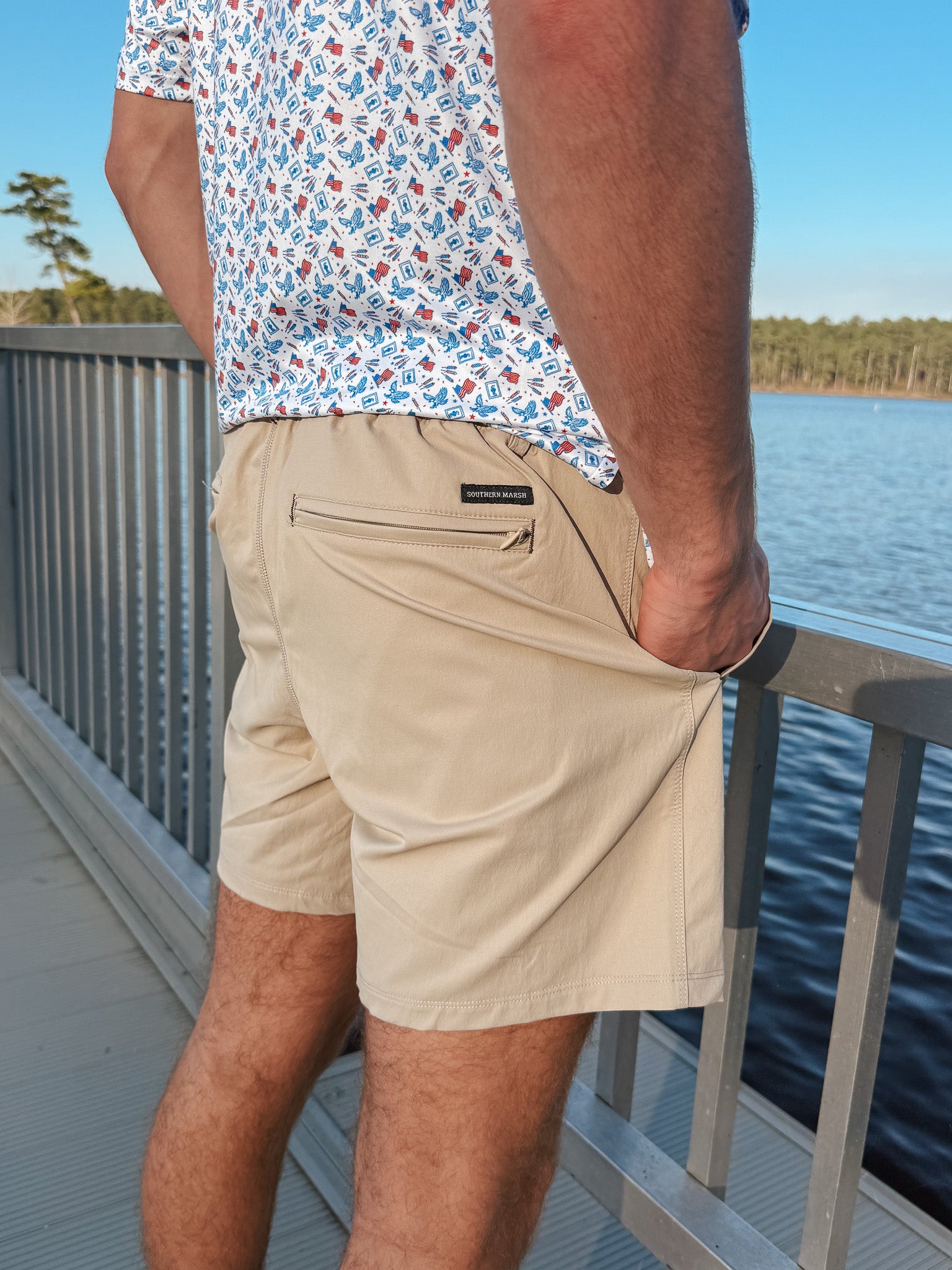 Pantalón corto de alto rendimiento con forro Billfish de Southern Marsh en color caqui