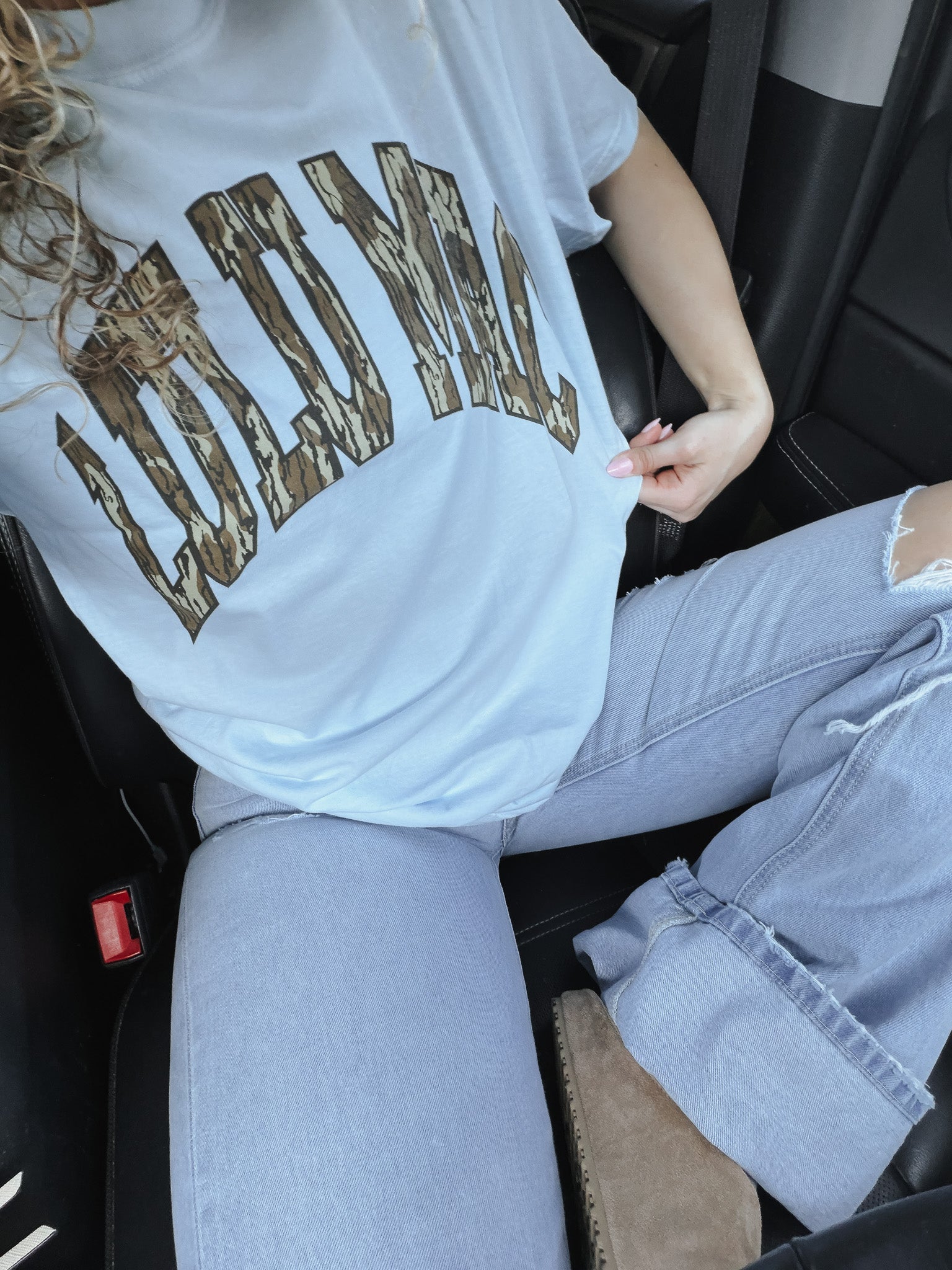 Lulu Mac Mossy Oak Tee in Chambray