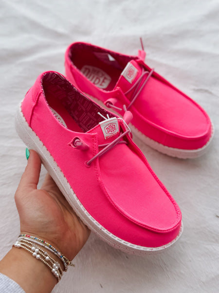 (取寄) ヘイ デュード レディース ウェンディ ストレッチ キャンバス Hey Dude women Wendy Stretch Canvas Neon Pink IMG_6262_grande.jpg?v=1712690589