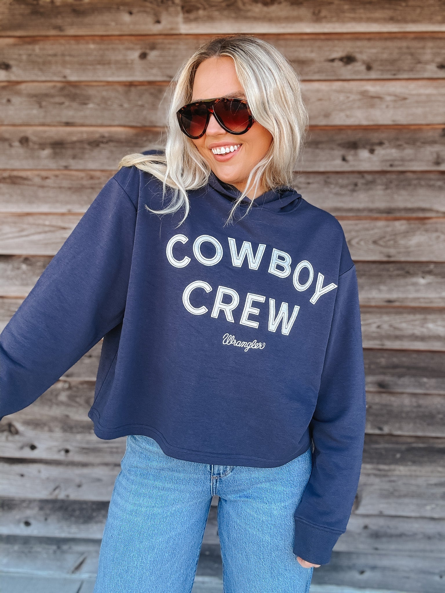 Women's Wrangler Graphic Cropped Relaxed Hoodie