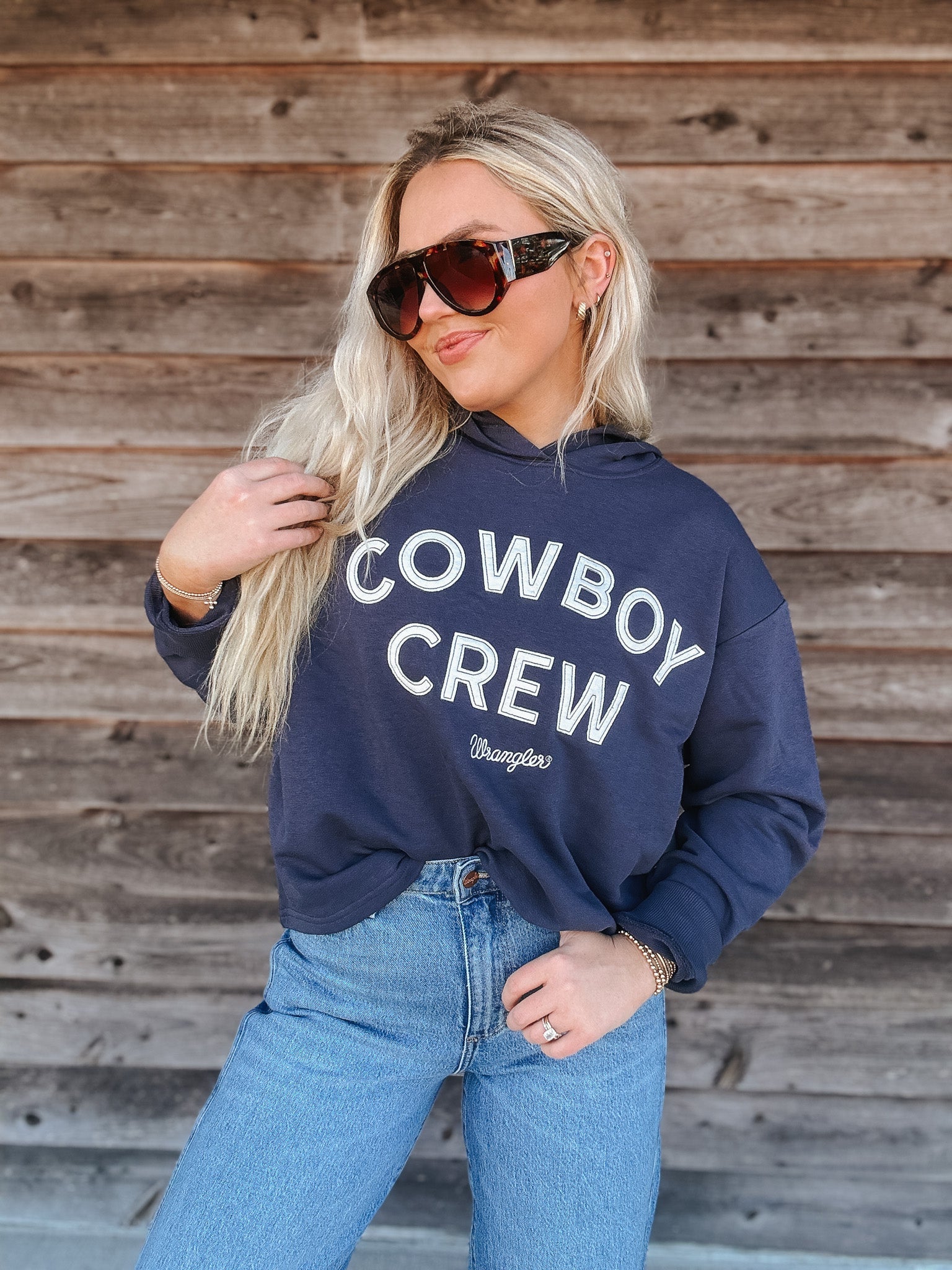 Women's Wrangler Graphic Cropped Relaxed Hoodie