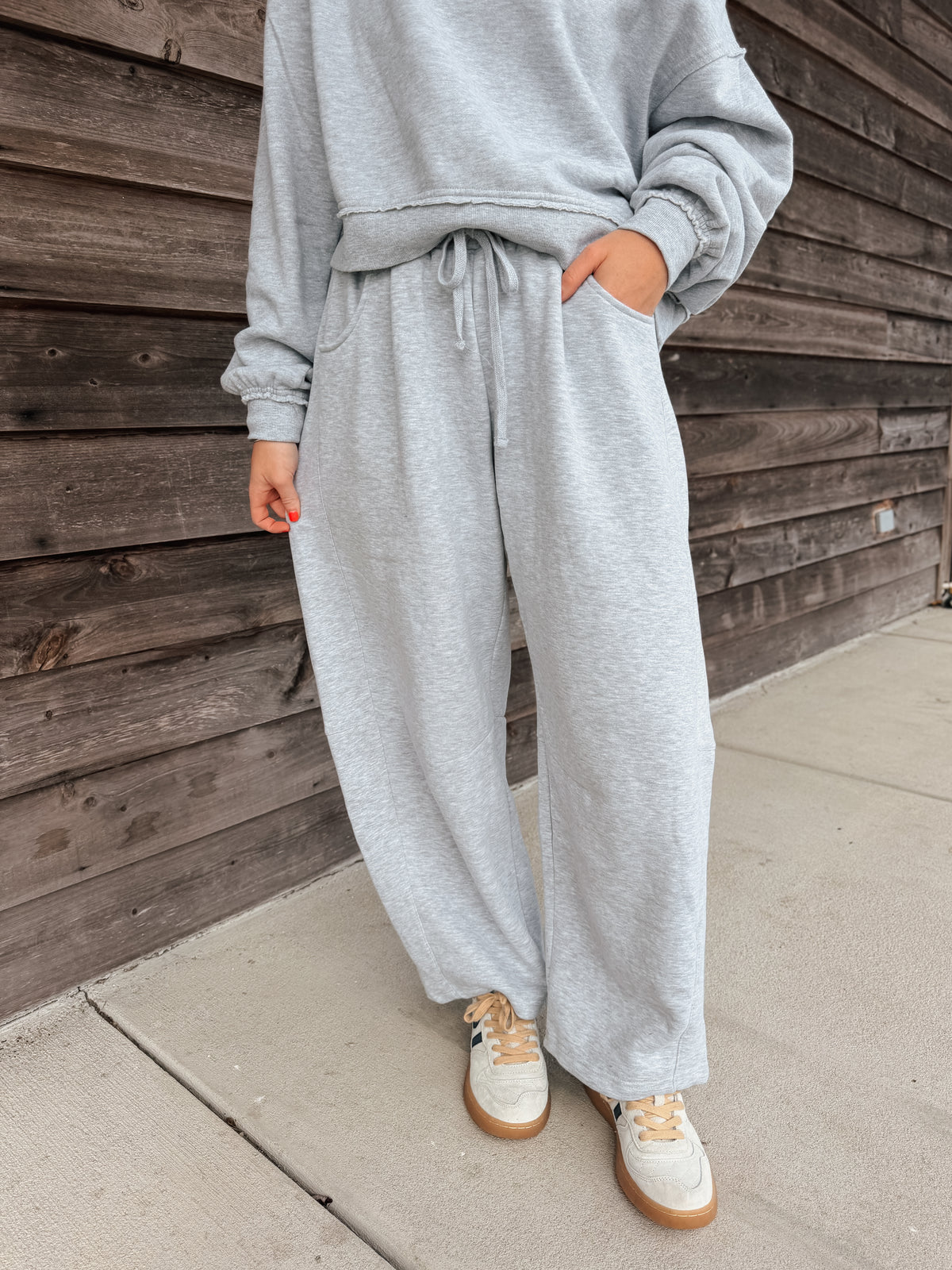 It Girl Barrel Sweatpants in Grey