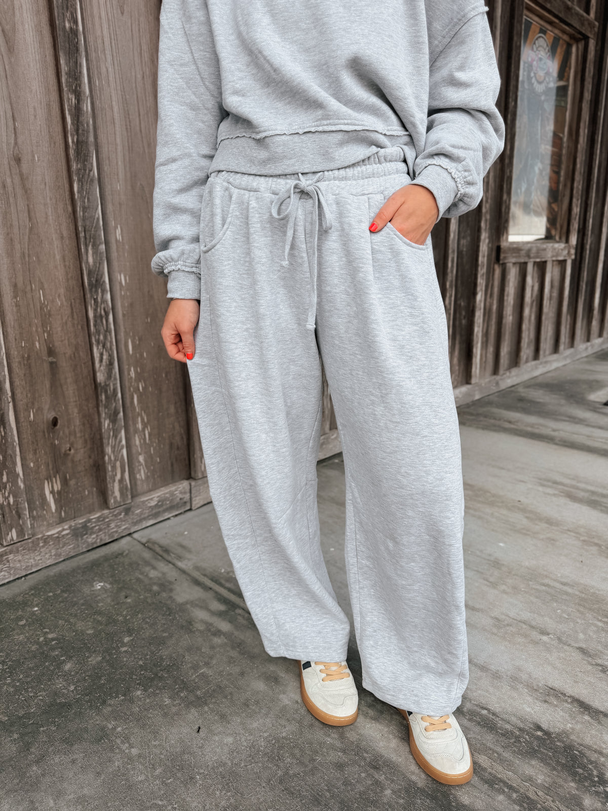It Girl Barrel Sweatpants in Grey