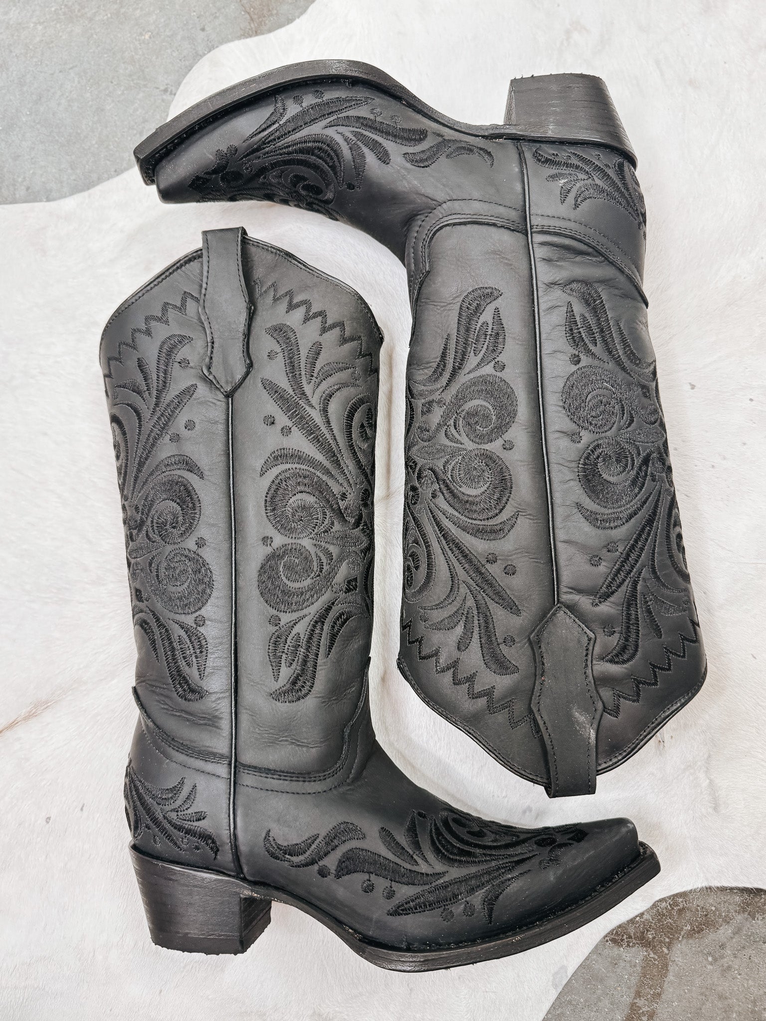 Women's Circle G Black Floral Snip Toe Boot