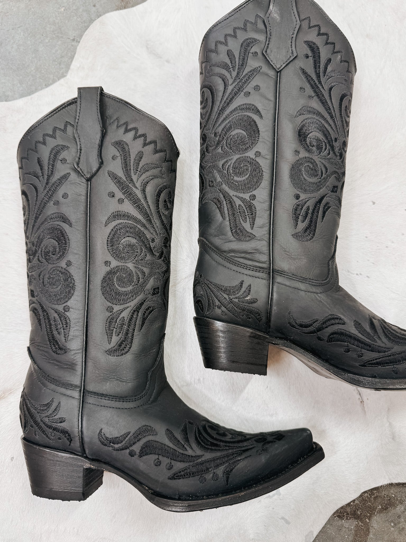 Women's Circle G Black Floral Snip Toe Boot