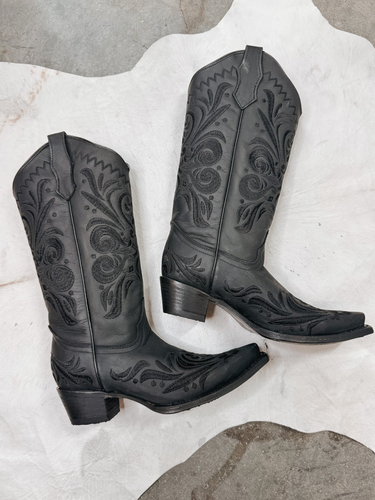 Women's Circle G Black Floral Snip Toe Boot