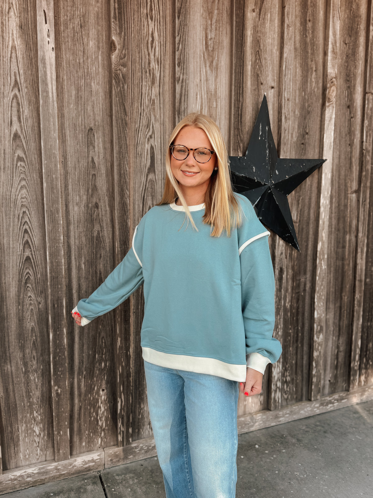 Outline It Sweatshirt in Blue