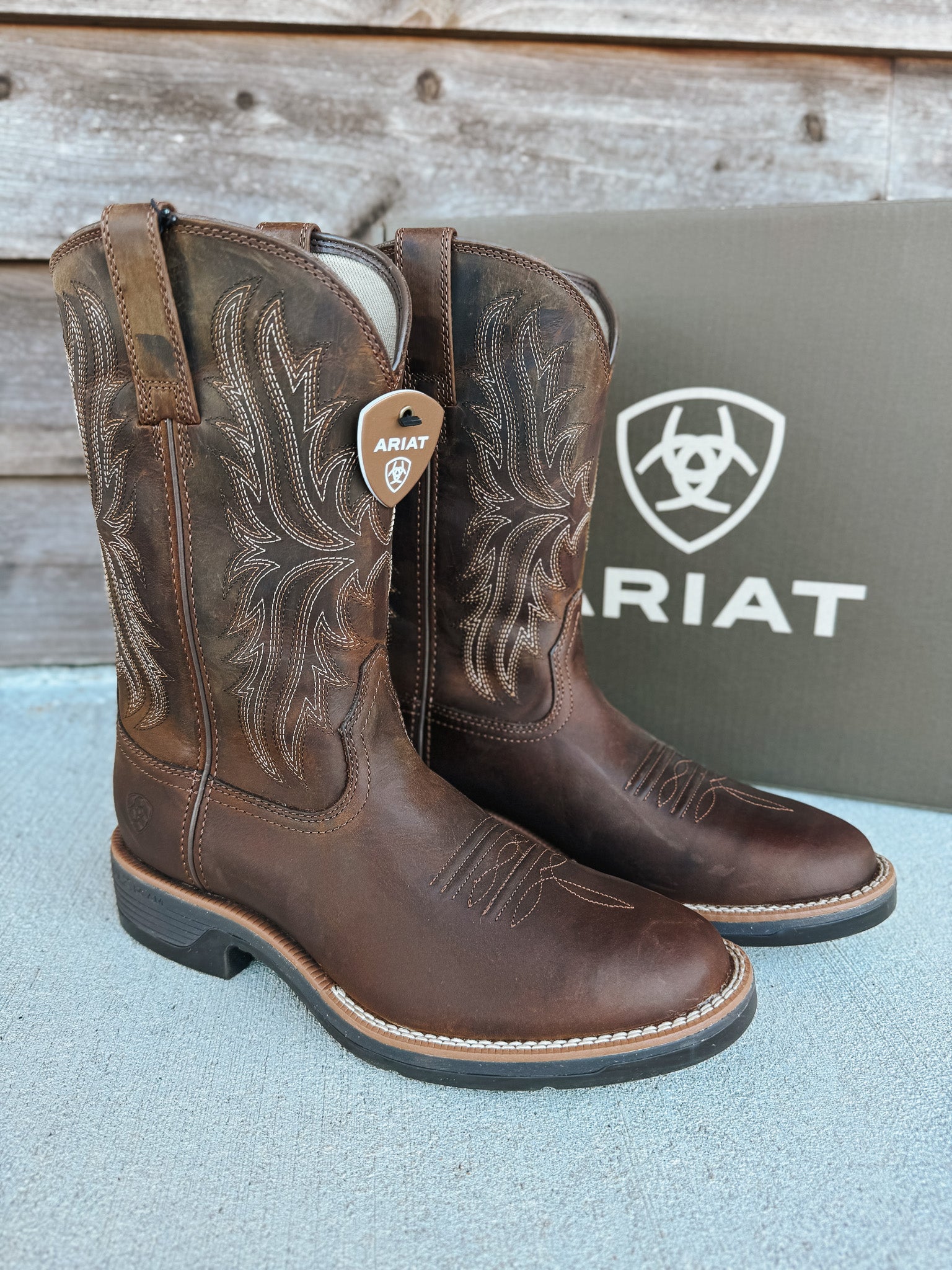 Men's Ariat Ridgeback Round Toe Cowboy Boot – Boot Country