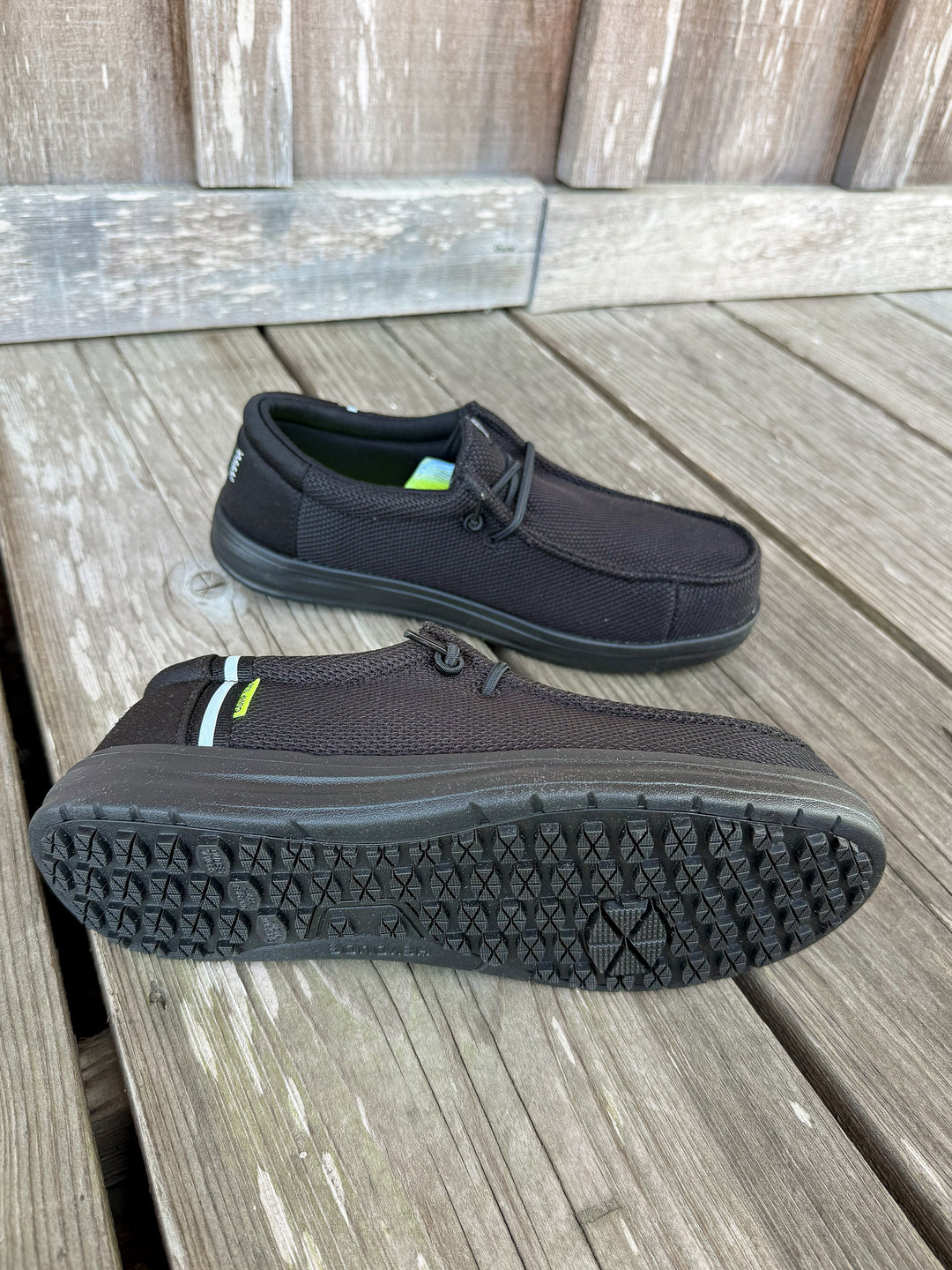 hustleboyページです！ Men's Hey Dude Wally Work Composite Toe Shoes in Black/Black