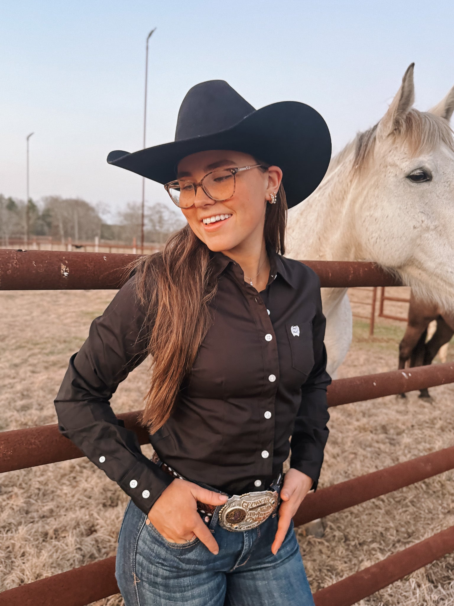 Cinch Women's Long Sleeve Button Down in Solid Black