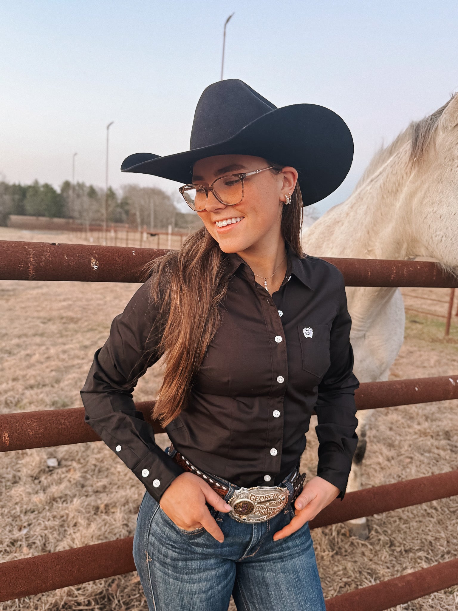 Cinch Women's Long Sleeve Button Down in Solid Black