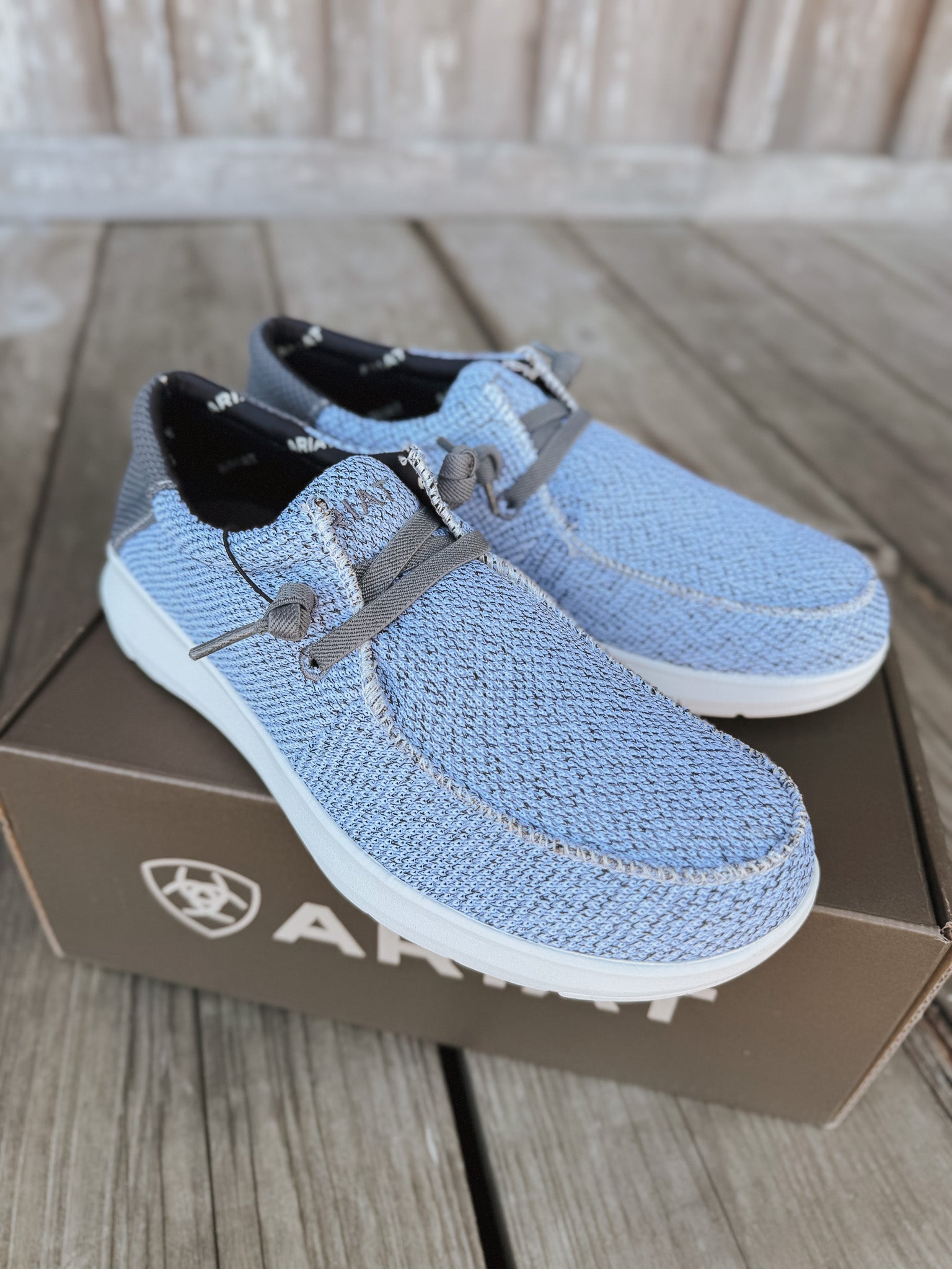 Men's Ariat Hilo Distressed White/Dark Grey