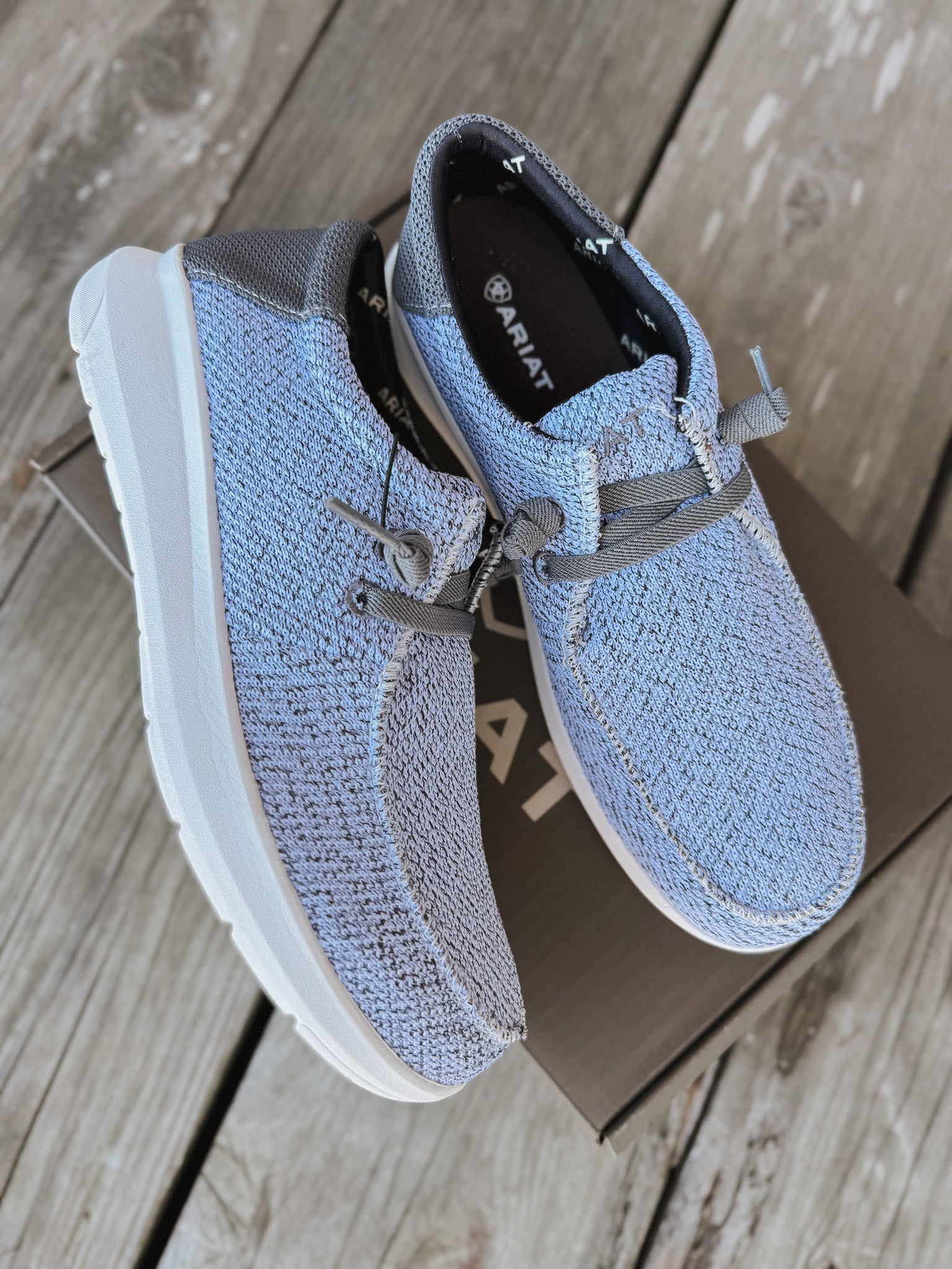 Men's Ariat Hilo Distressed White/Dark Grey