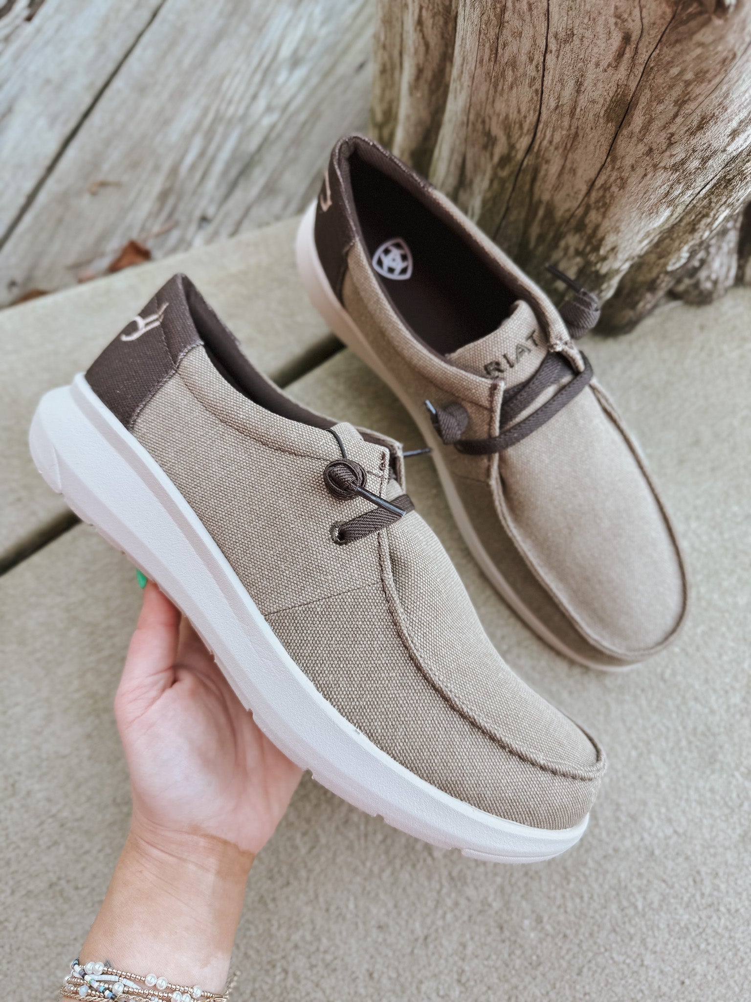 Men's Ariat Hilo Stretch Lace Tan Deer Skull