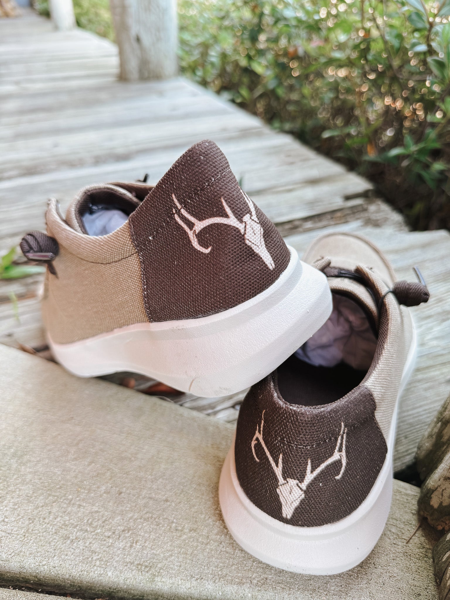 Men's Ariat Hilo Stretch Lace Tan Deer Skull