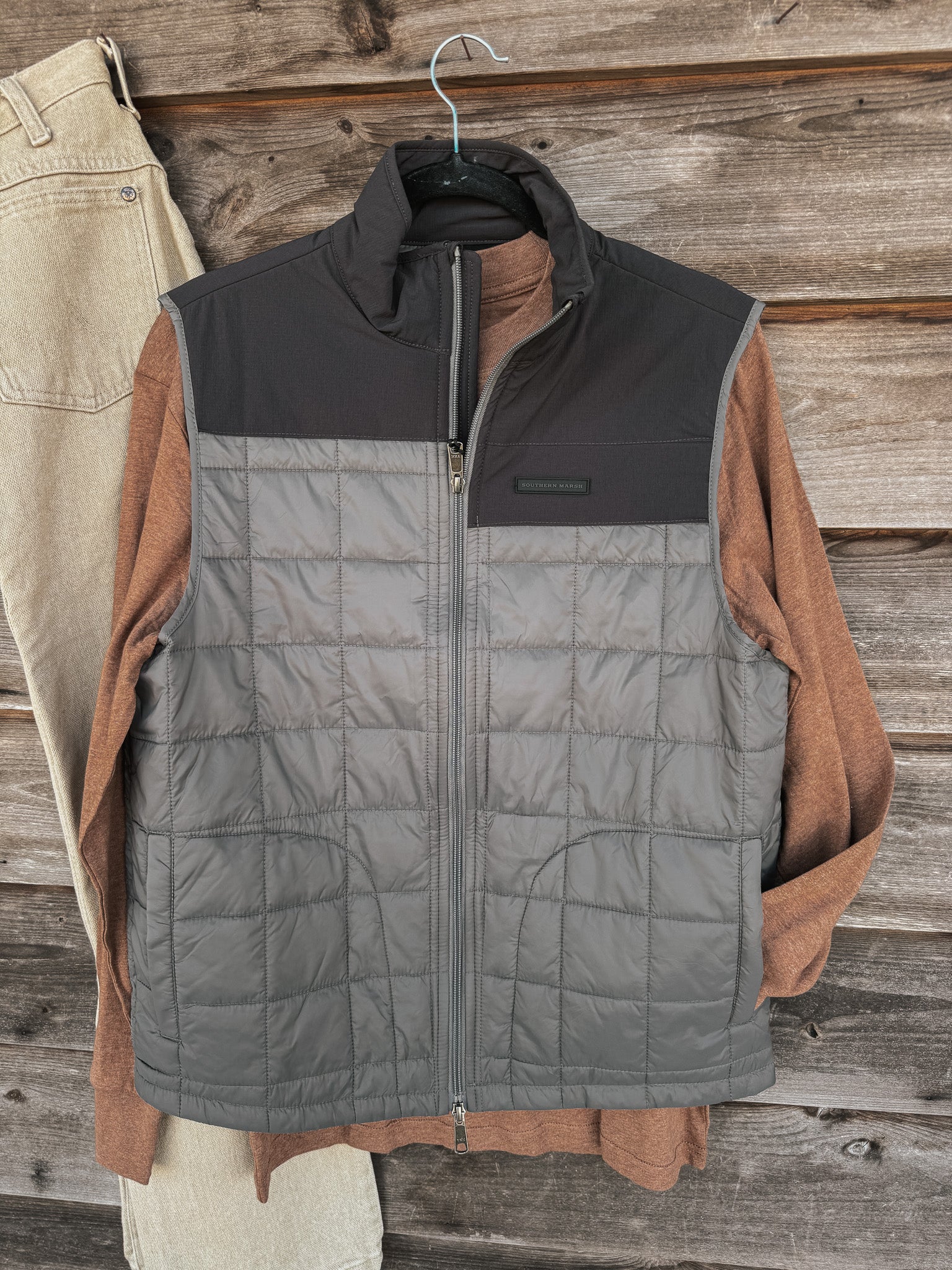 Men's Southern Marsh Falcon Hill Quilted Vest in Dark Grey