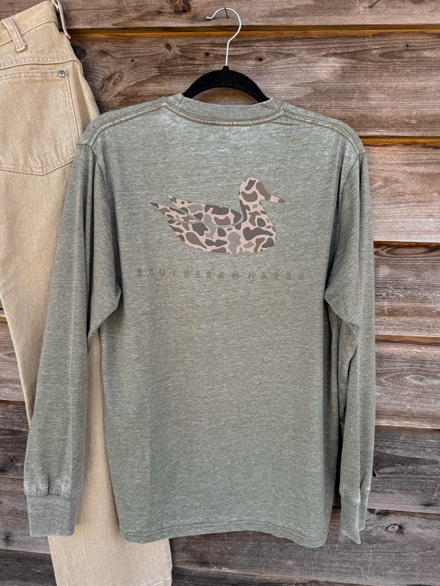 Southern Marsh Seawash™ Retro Duck Originals Long Sleeve T-Shirt in Dark Olive