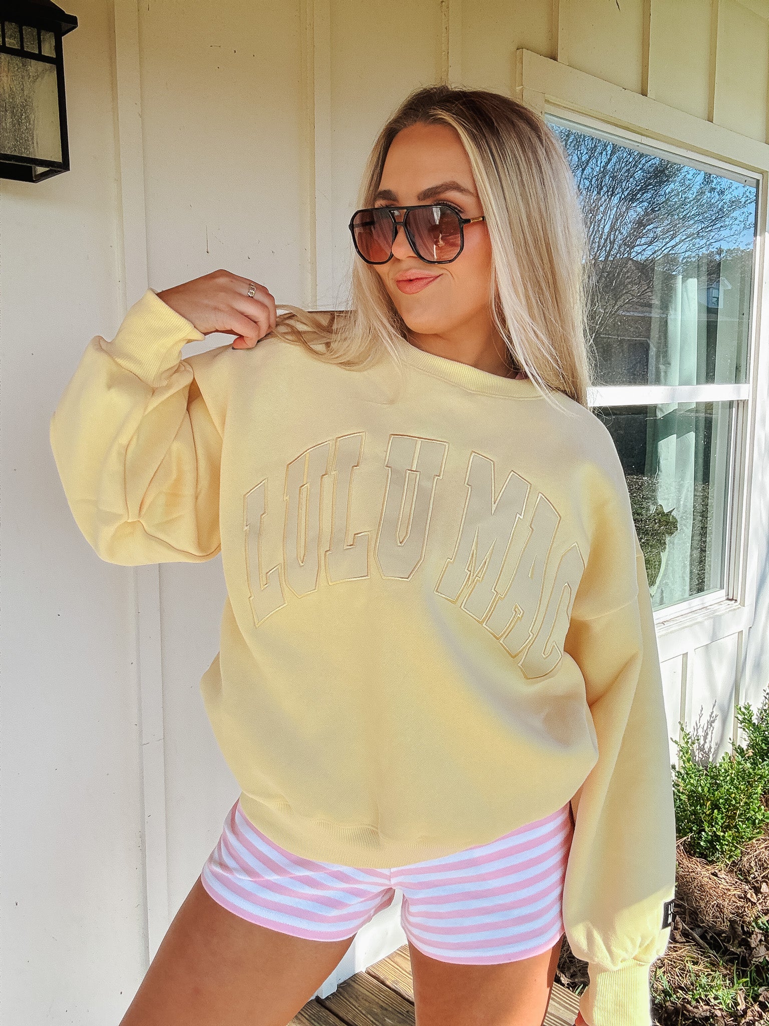 Lulu Mac Mono Sweatshirt in Butter
