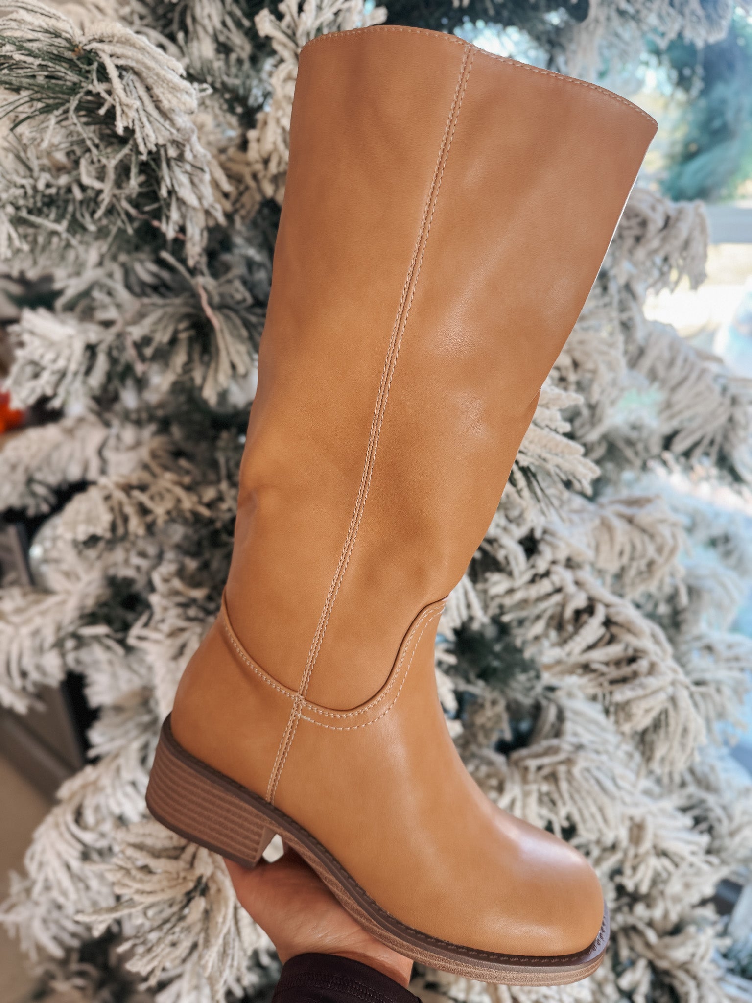 Off Campus Boots in Camel
