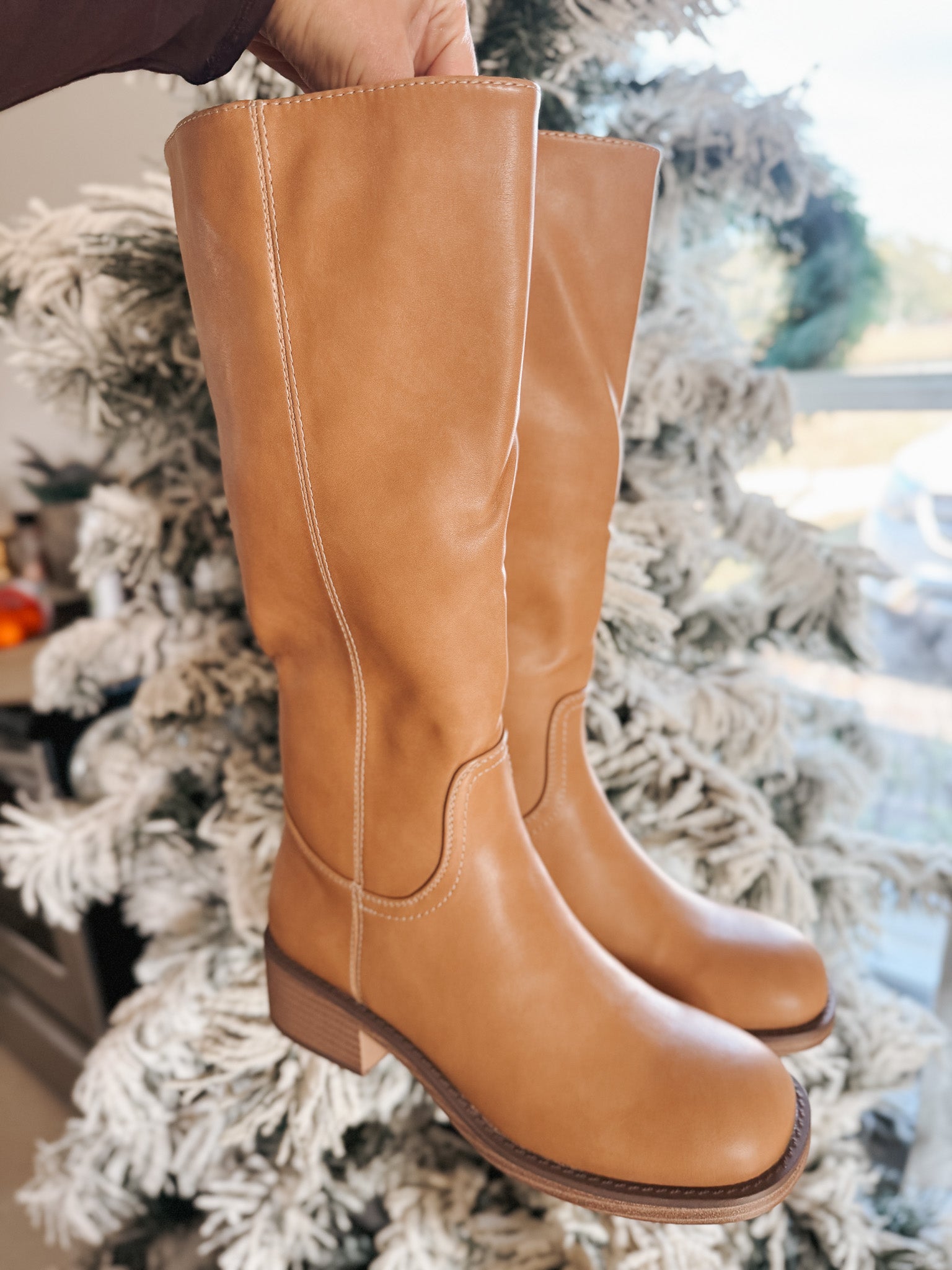 Off Campus Boots in Camel