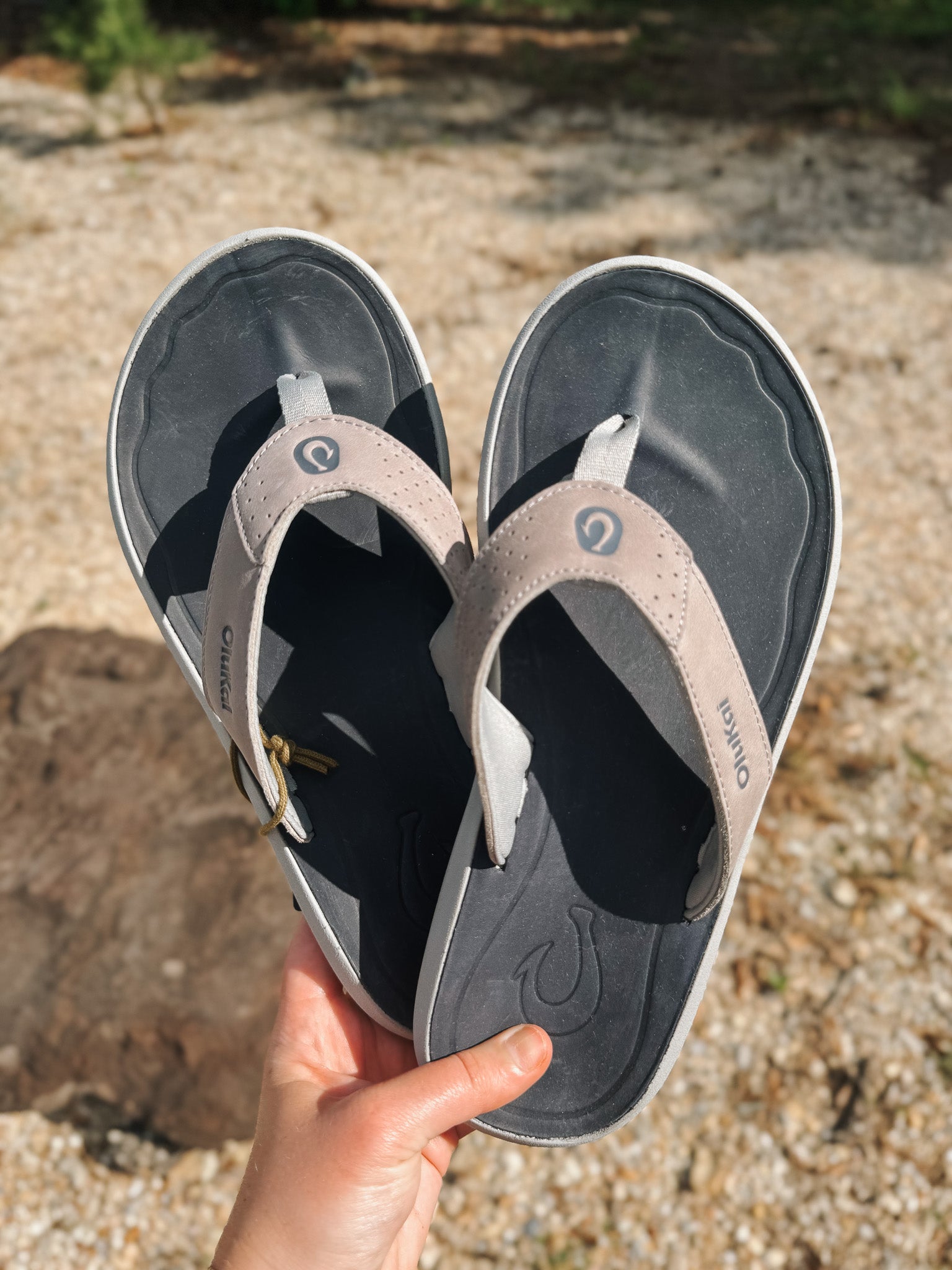 Men's Olukai Pili Sandals in Ash/Mood Indigo