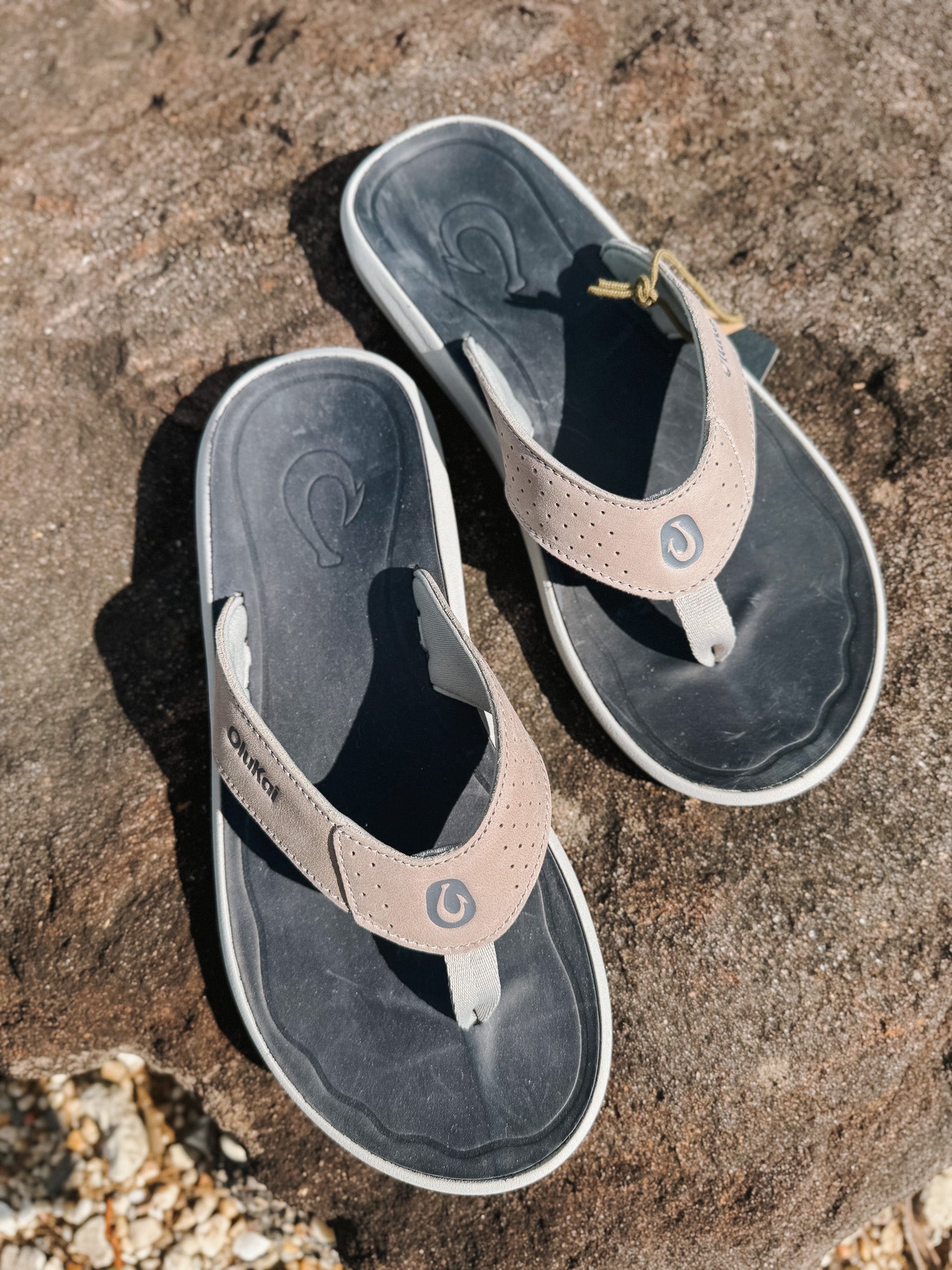 Men's Olukai Pili Sandals in Ash/Mood Indigo