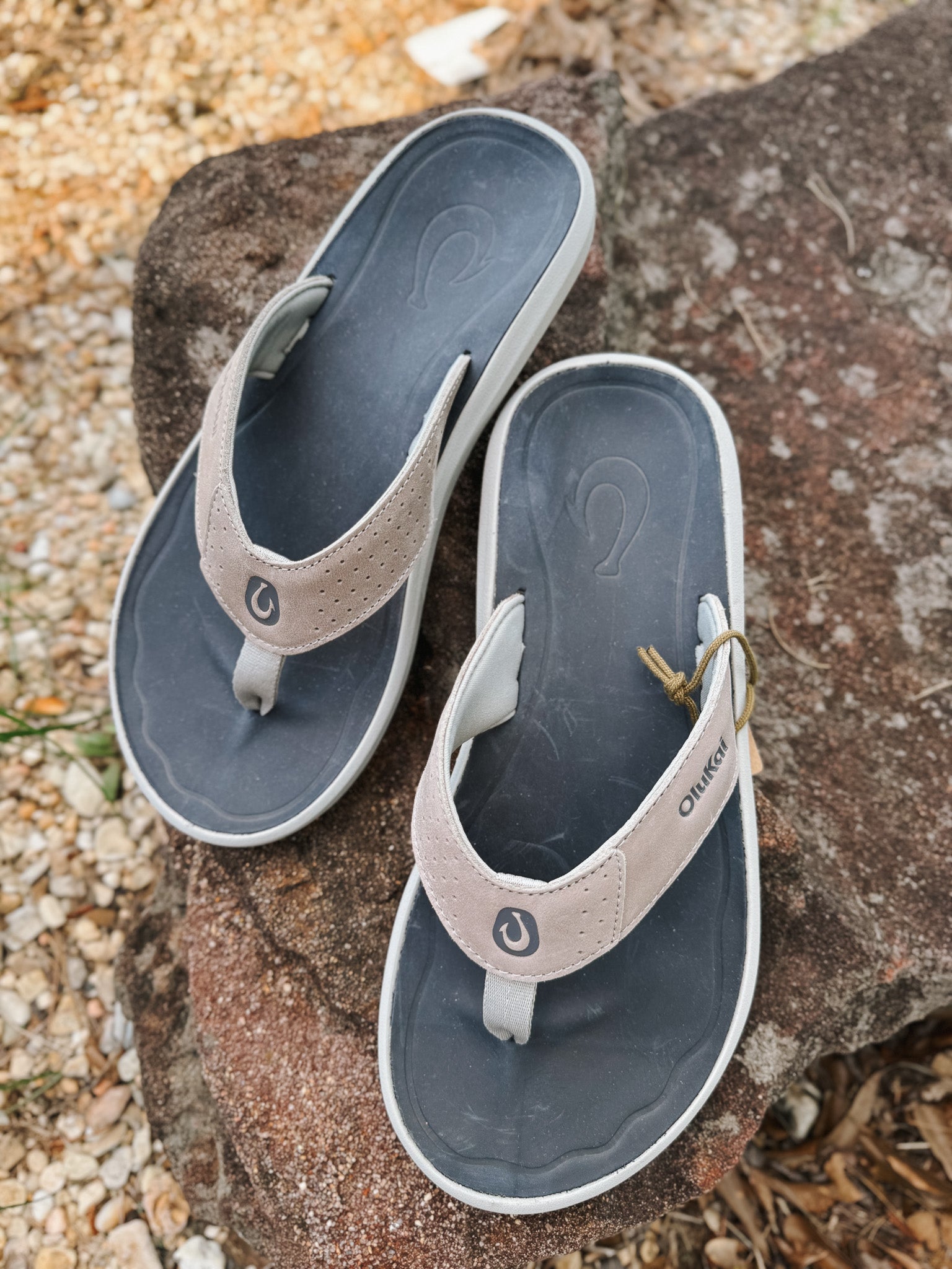 Men's Olukai Pili Sandals in Ash/Mood Indigo