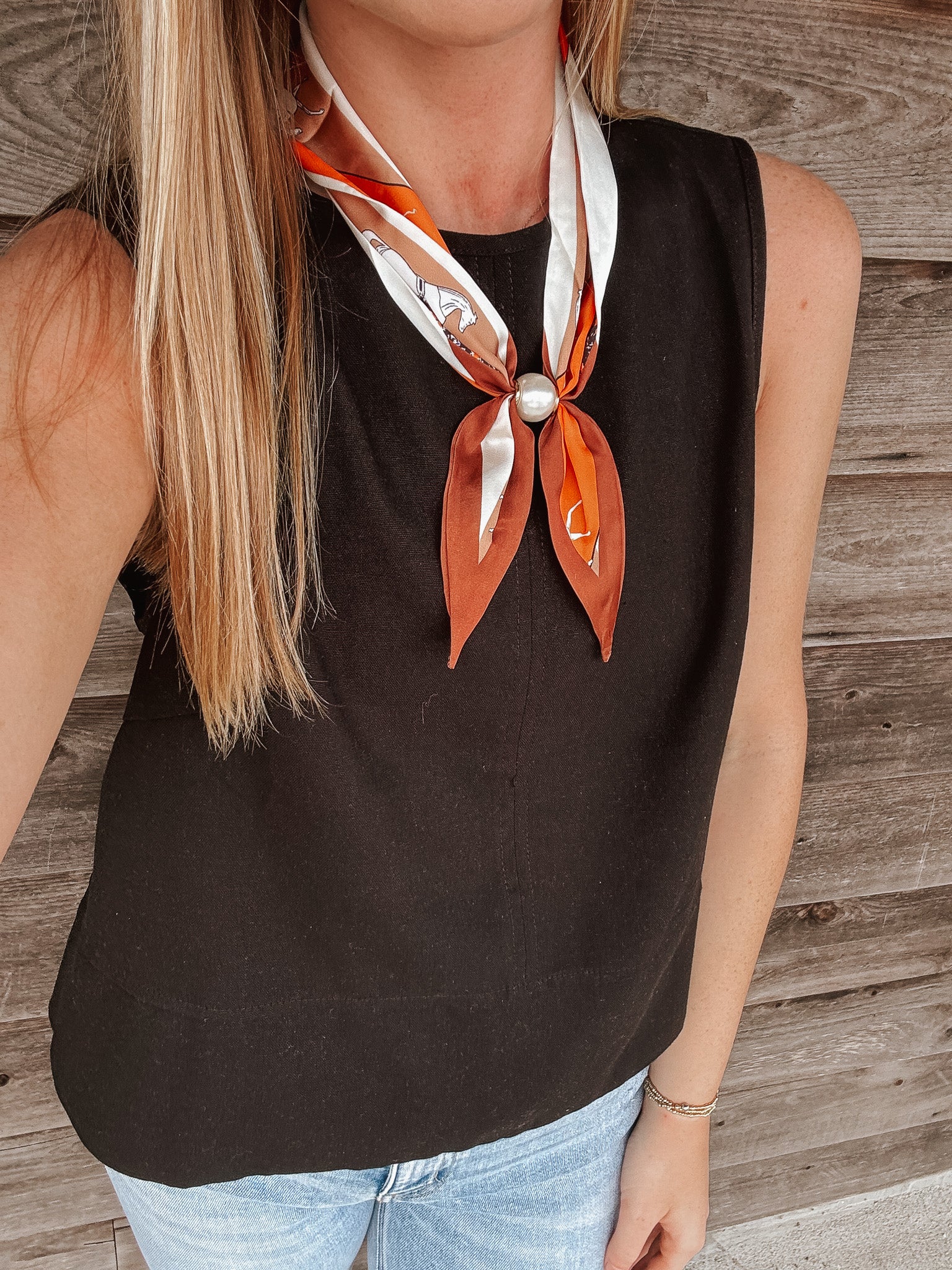 Rodeo Charm Pearl Magnet Neck Scarf