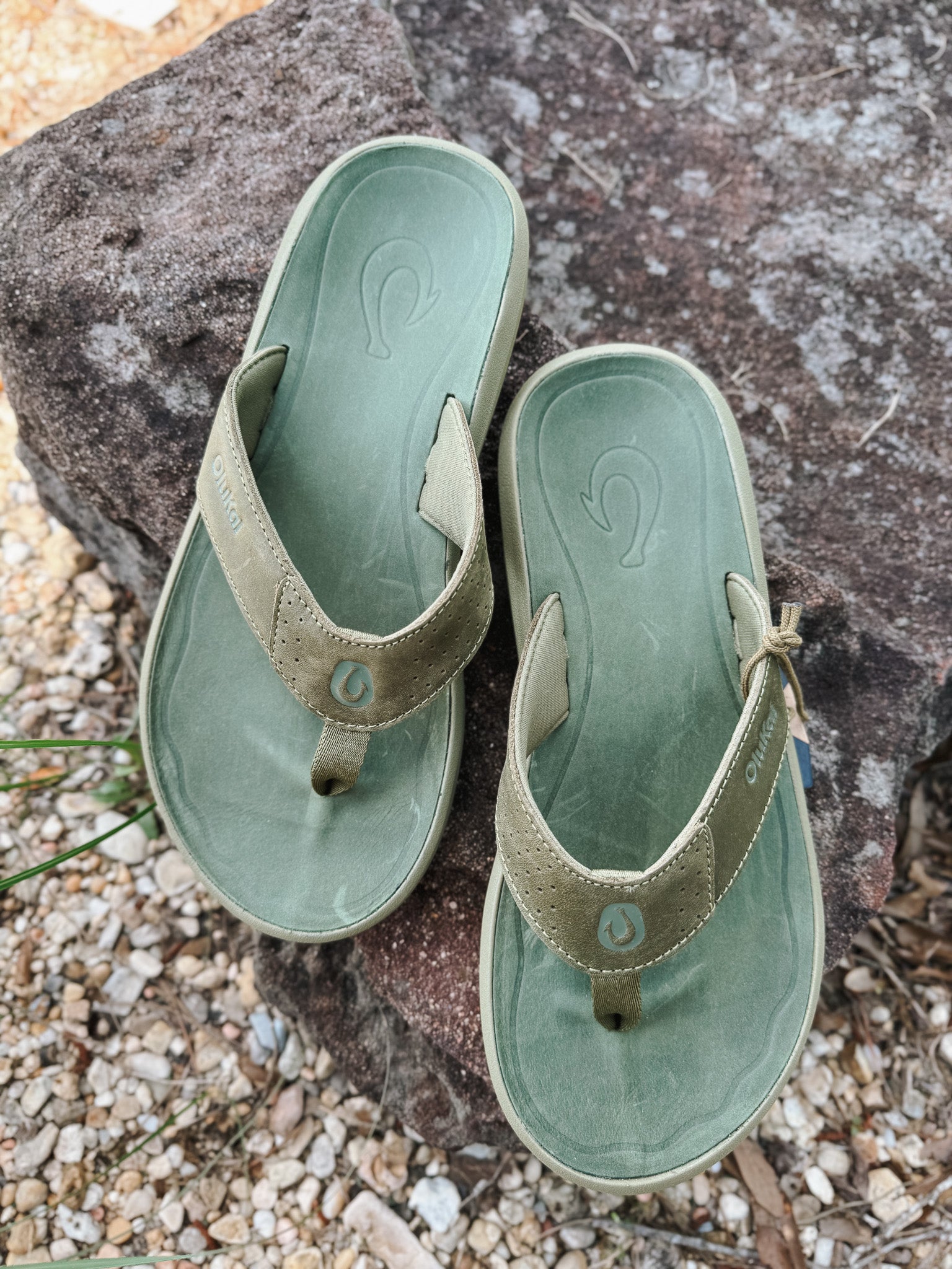 Men's Olukai Pili Sandals in Desert Moss/Deep Green