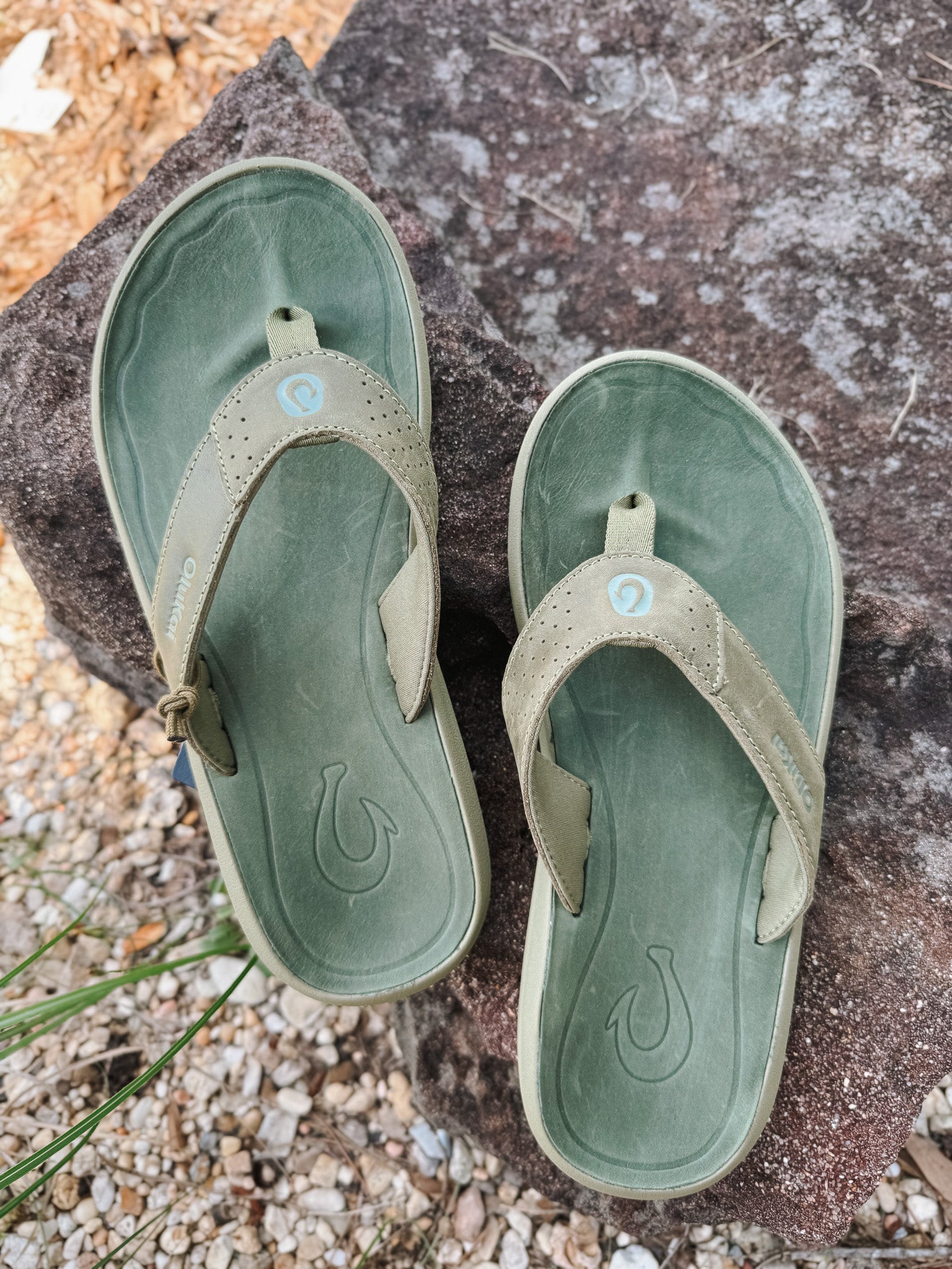 Men's Olukai Pili Sandals in Desert Moss/Deep Green