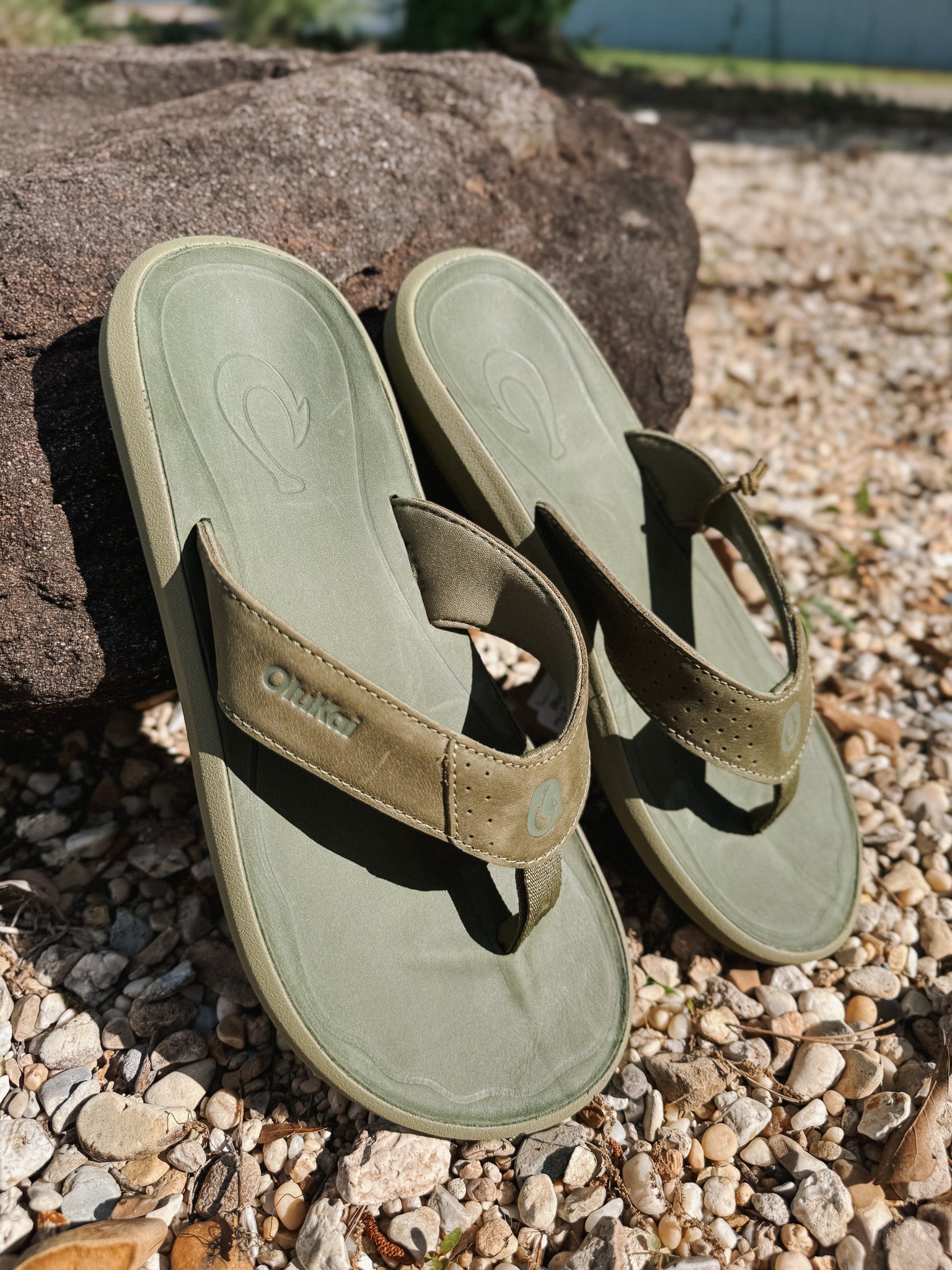 Men's Olukai Pili Sandals in Desert Moss/Deep Green