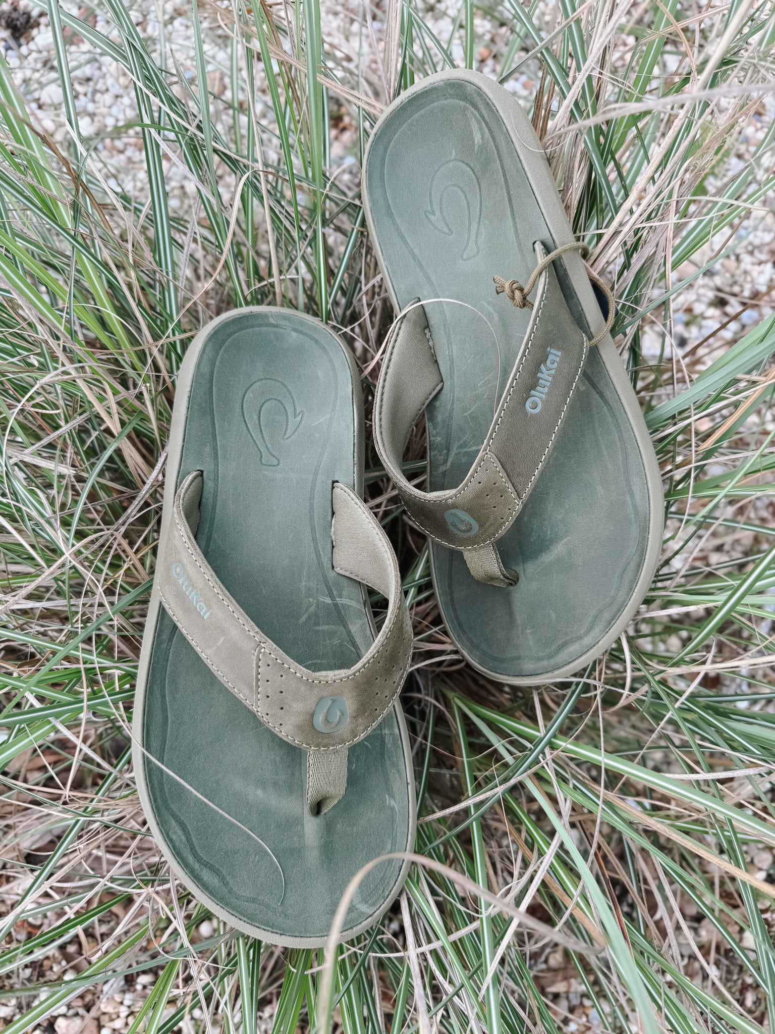 Men's Olukai Pili Sandals in Desert Moss/Deep Green