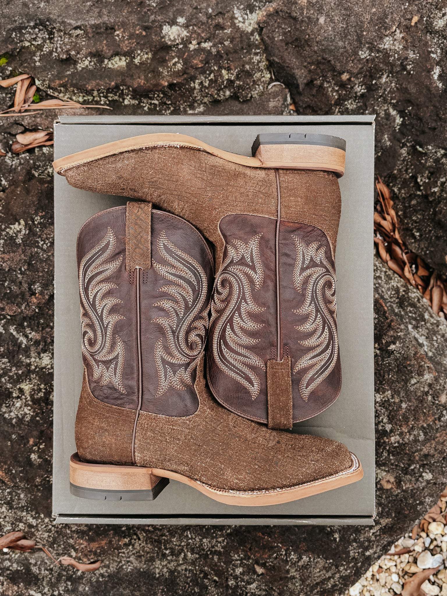 Ariat Men's Cattle Call Wide Square Toe Boots