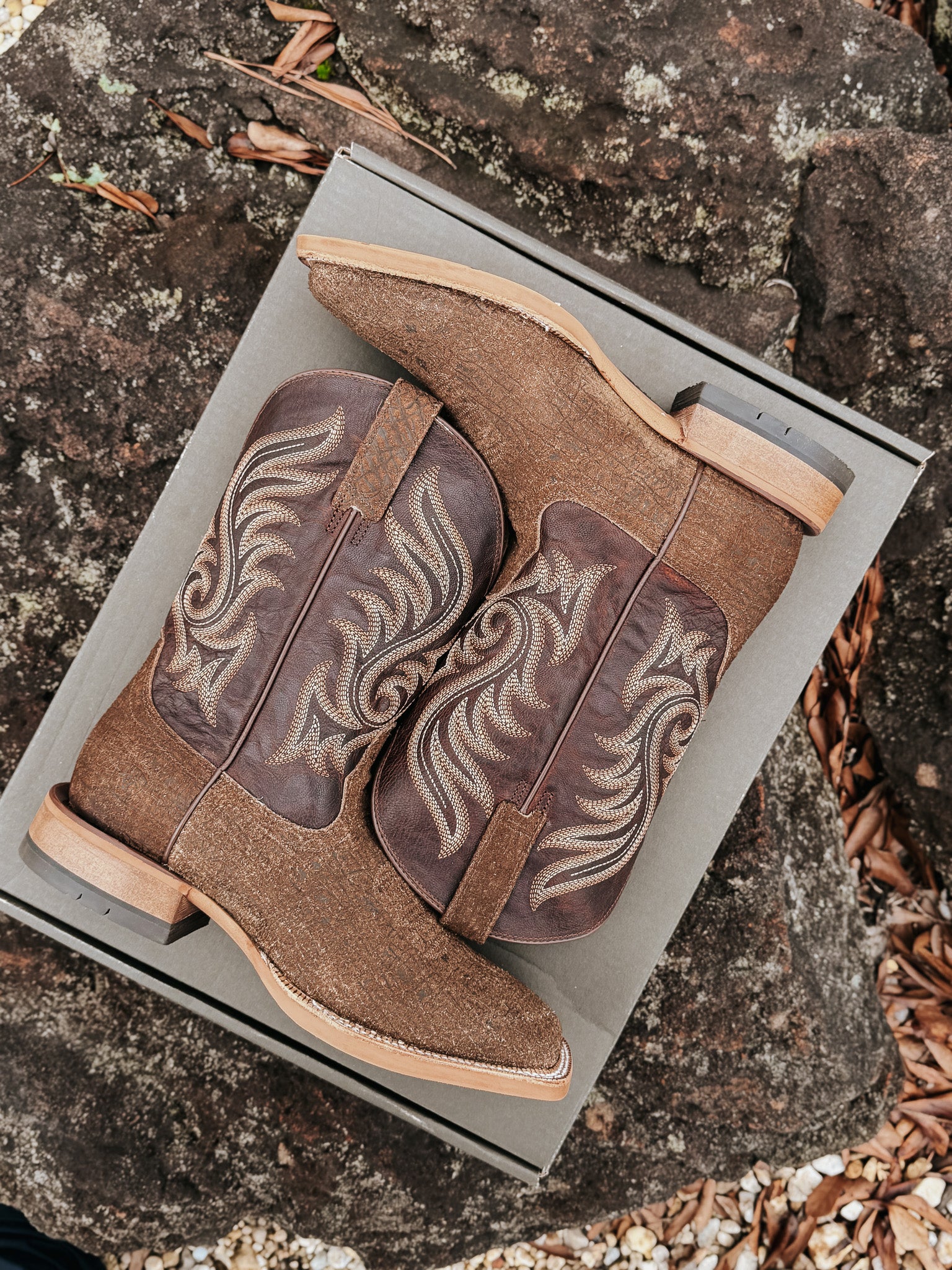 Ariat Men's Cattle Call Wide Square Toe Boots