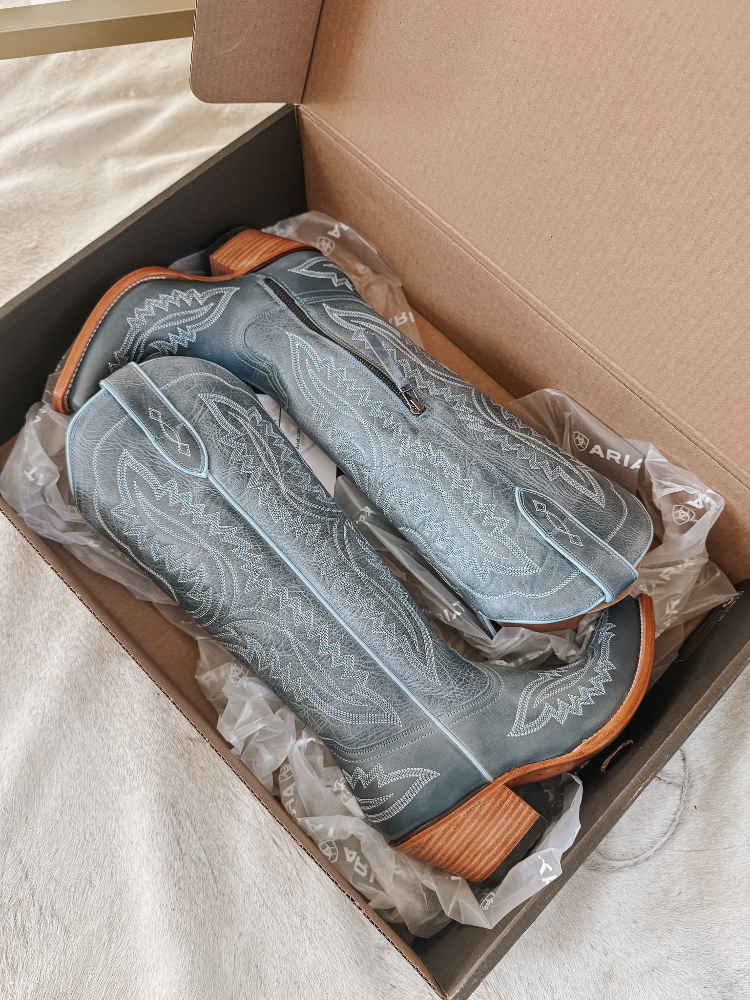 Ariat Women's Casanova Western Boots in Vintage Denim