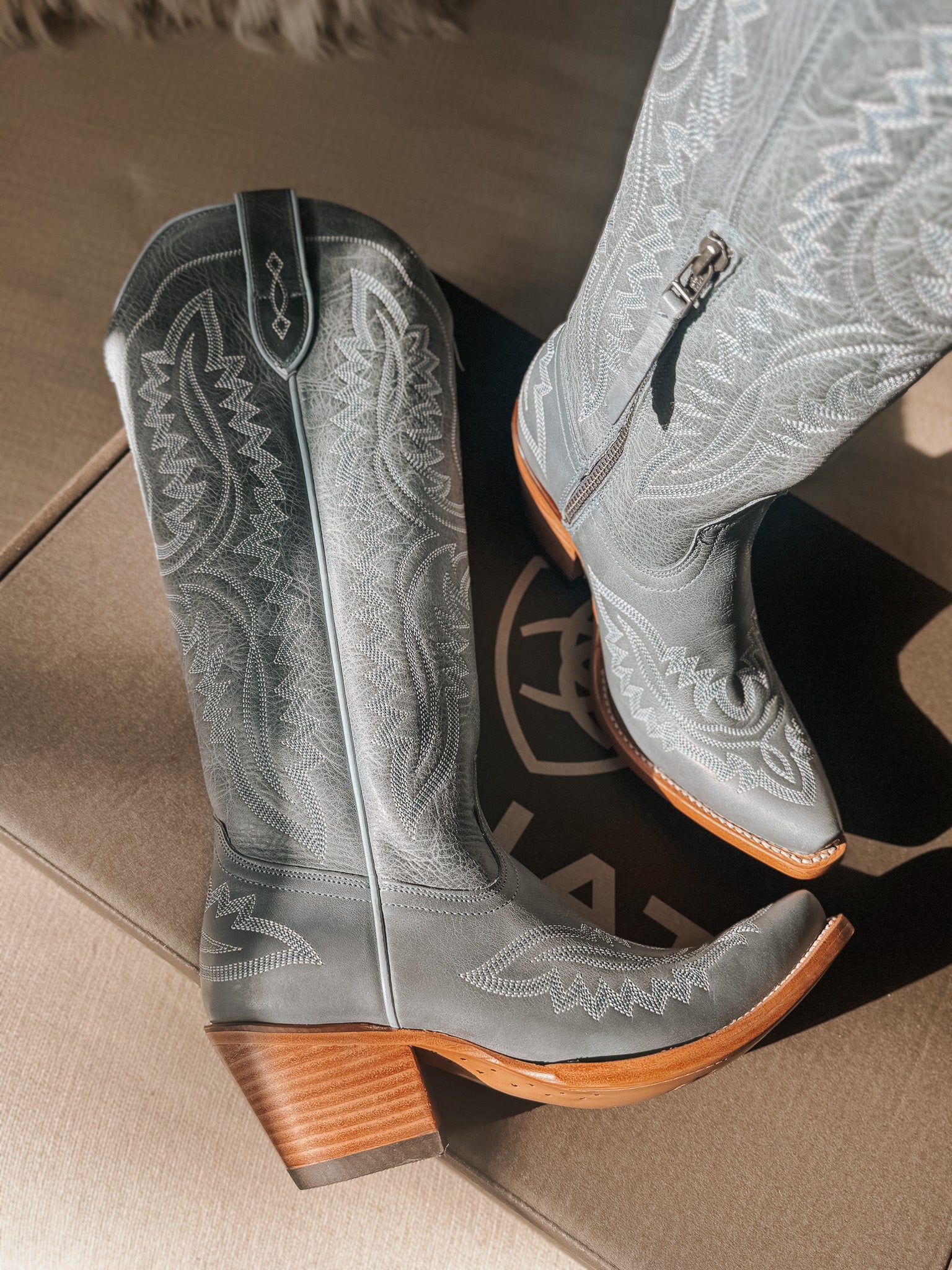 Ariat Women's Casanova Western Boots in Vintage Denim