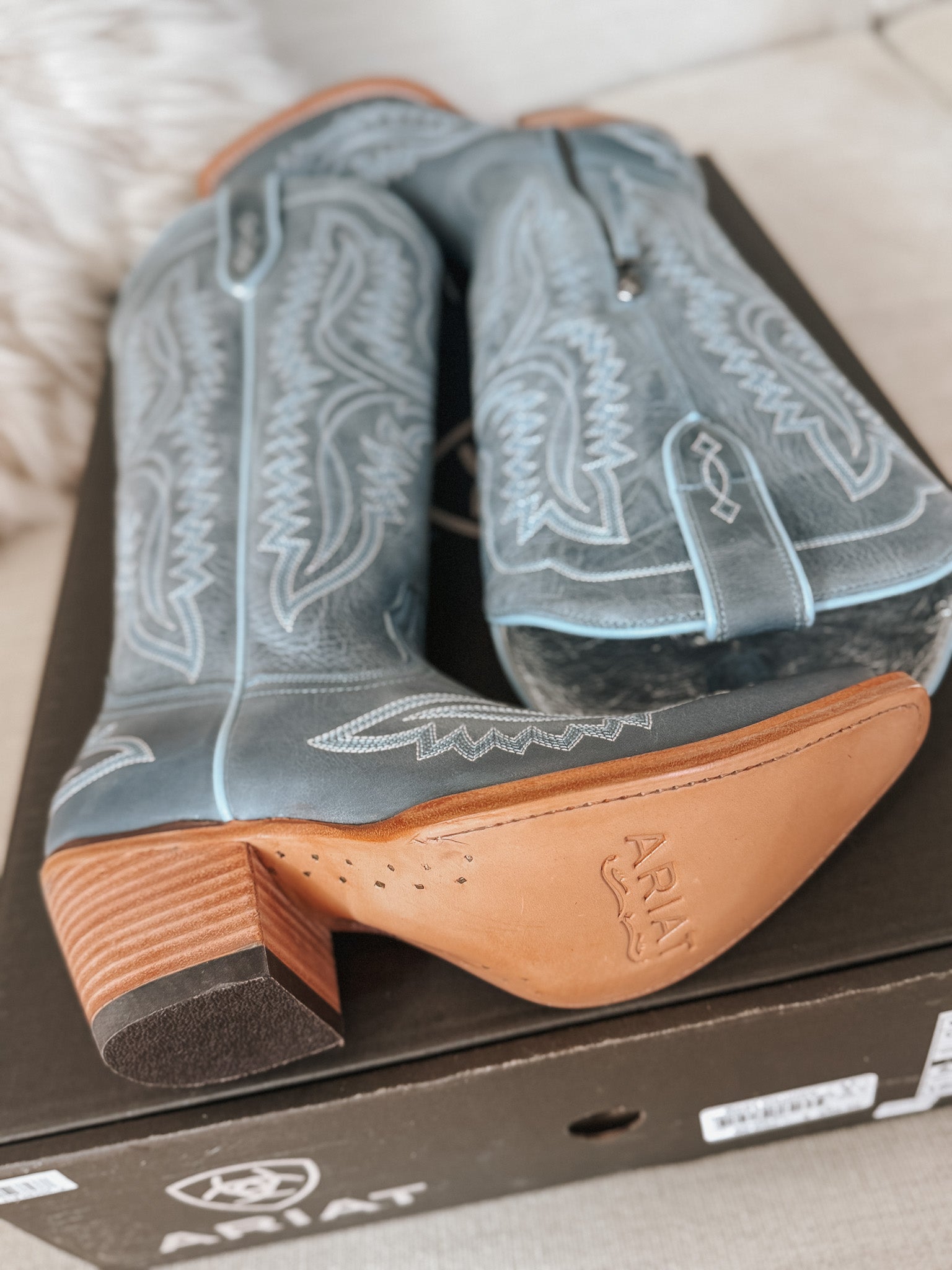 Ariat Women's Casanova Western Boots in Vintage Denim