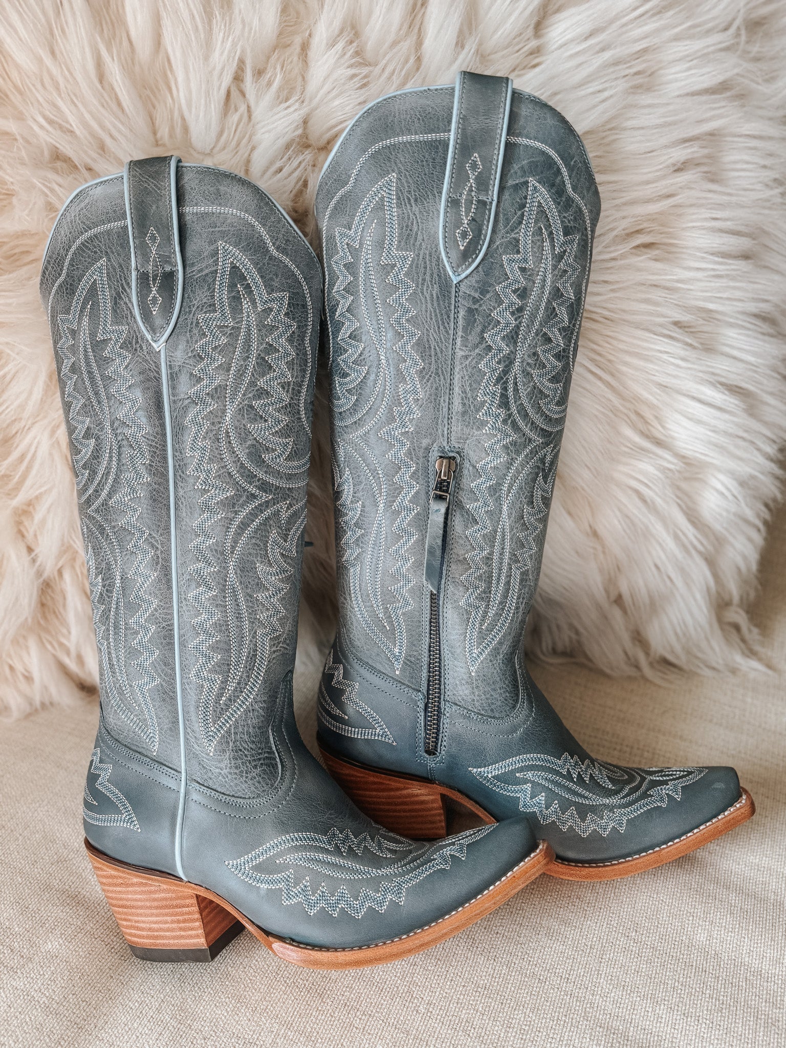 Ariat Women's Casanova Western Boots in Vintage Denim