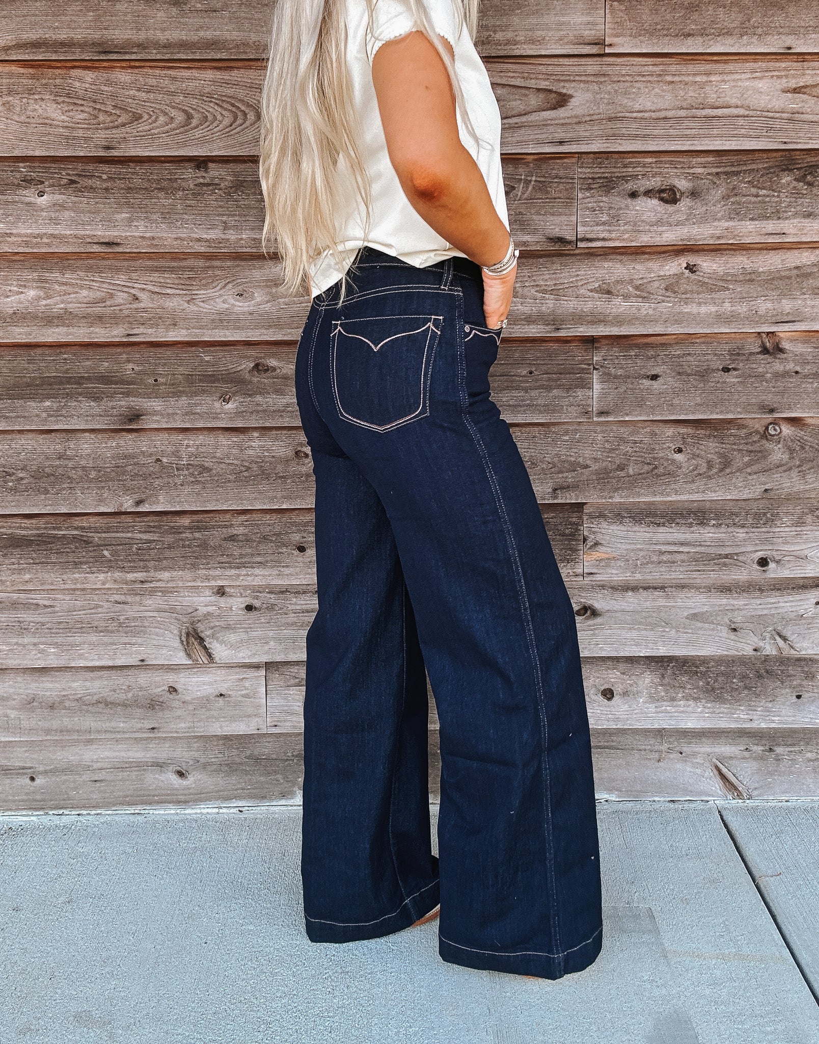 Ariat Women's Ultra High Rise Veronica Wide Leg Jeans