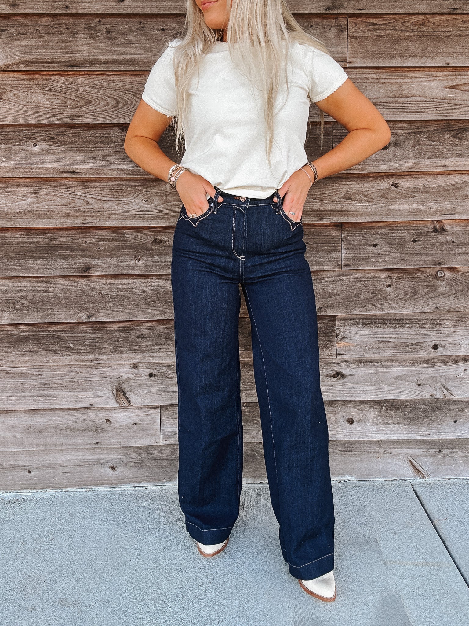 Ariat Women's Ultra High Rise Veronica Wide Leg Jeans