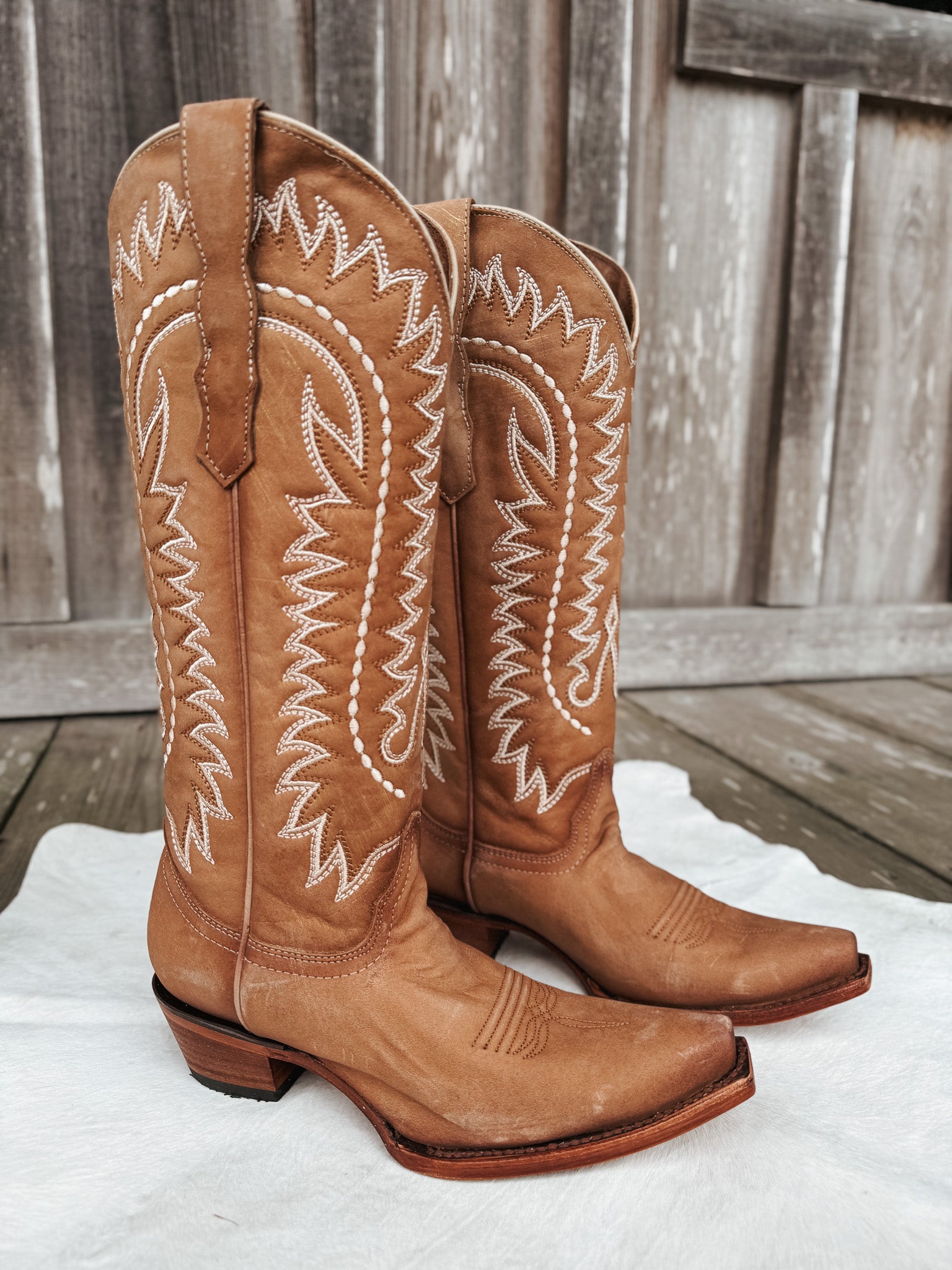 Women's Circle G Sand Embroidered Boots