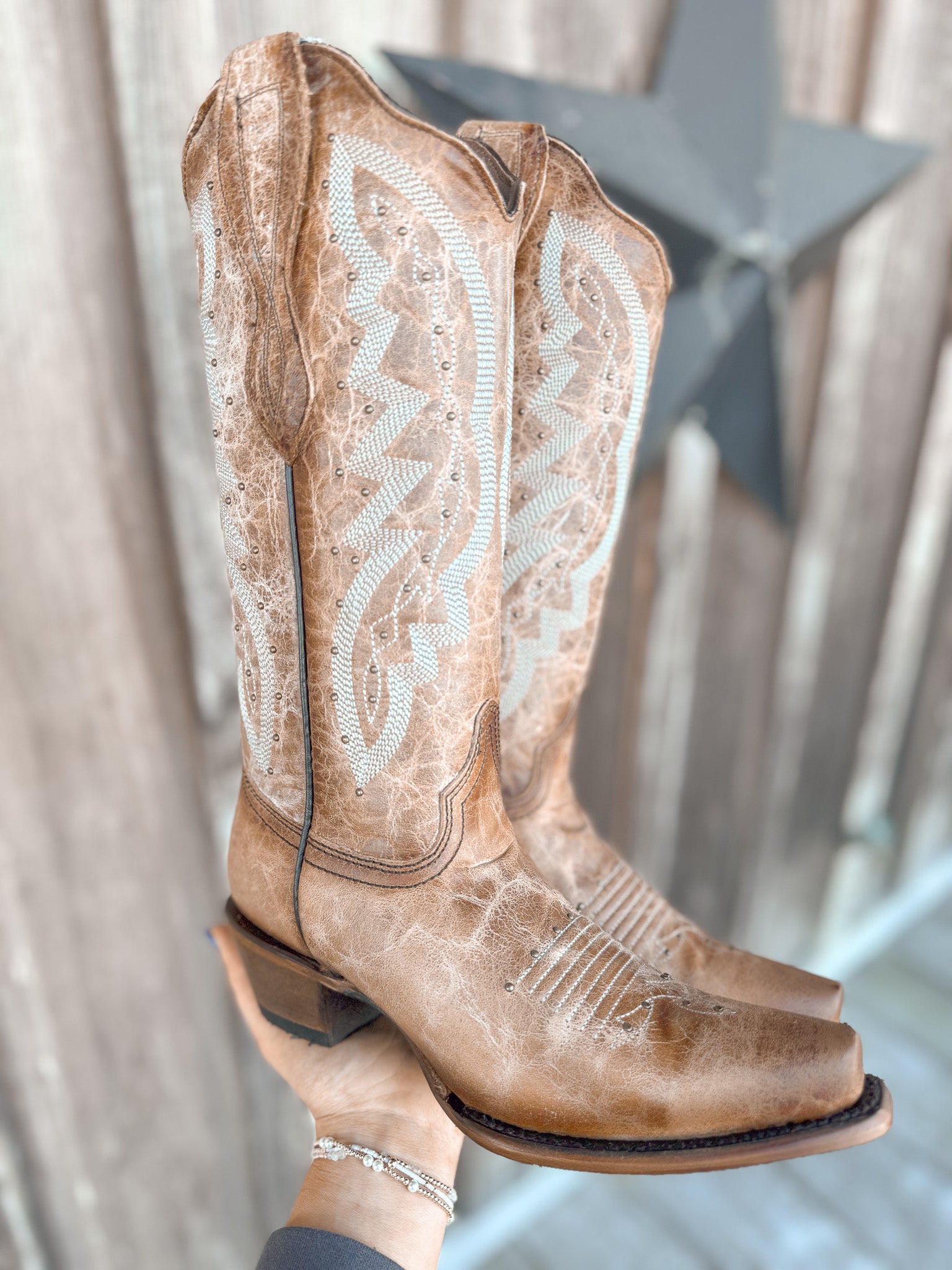 Circle G by Corral Ladies Embroidery & Studs Brown Boots