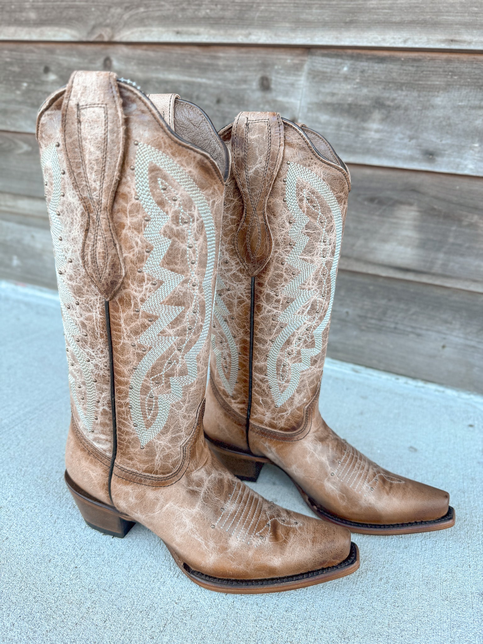 Circle G by Corral Ladies Embroidery & Studs Brown Boots