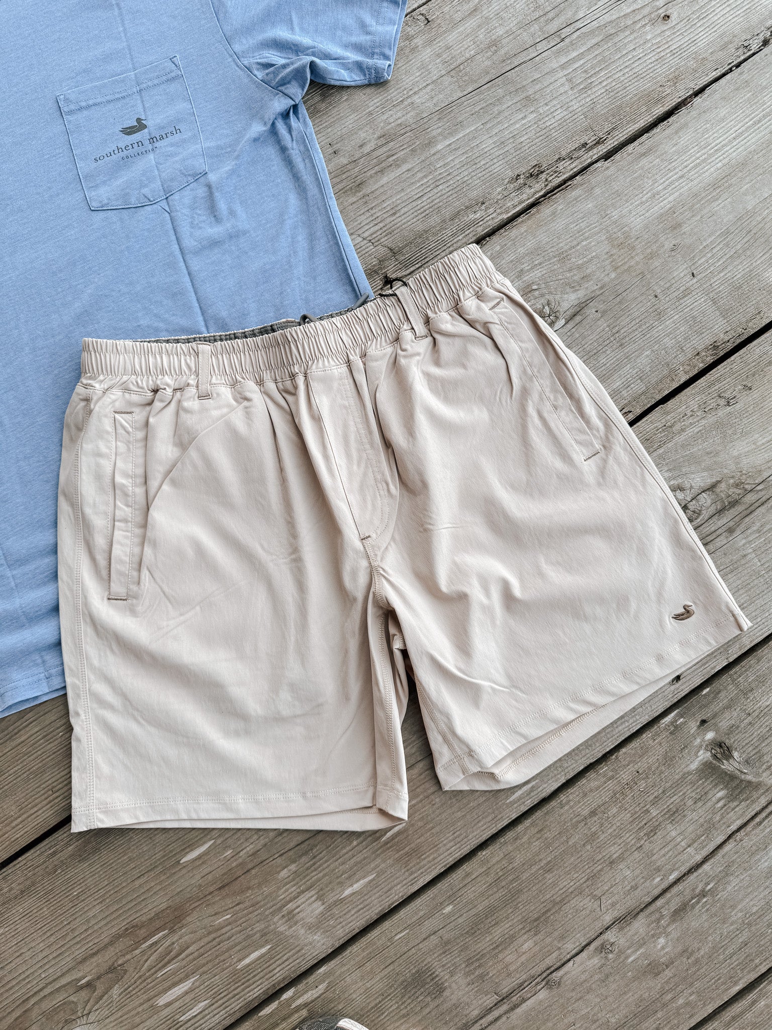 Pantalón corto de alto rendimiento con forro Billfish de Southern Marsh en color caqui