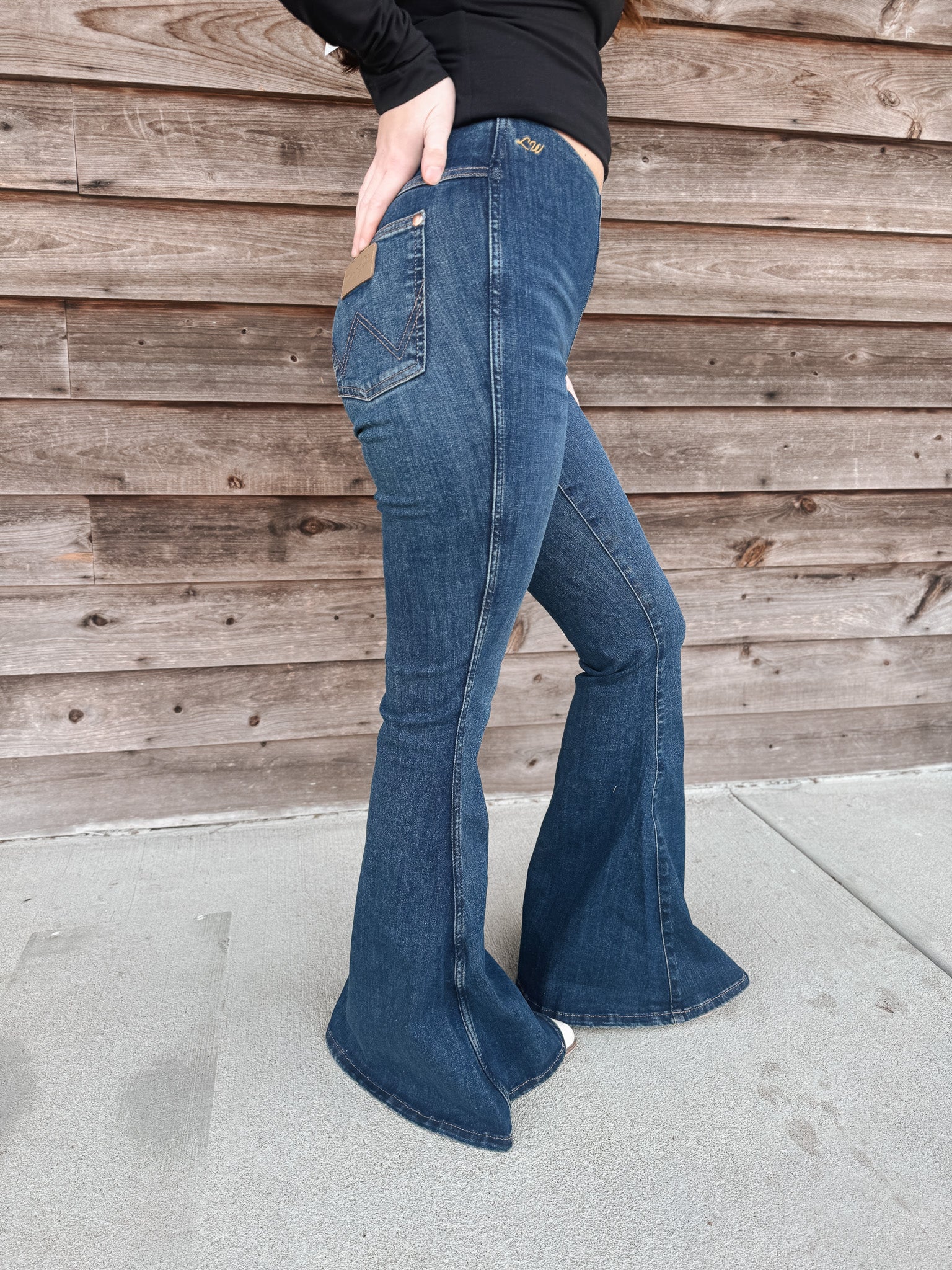 Wrangler x Lainey Wilson Pull On Bell Bottoms