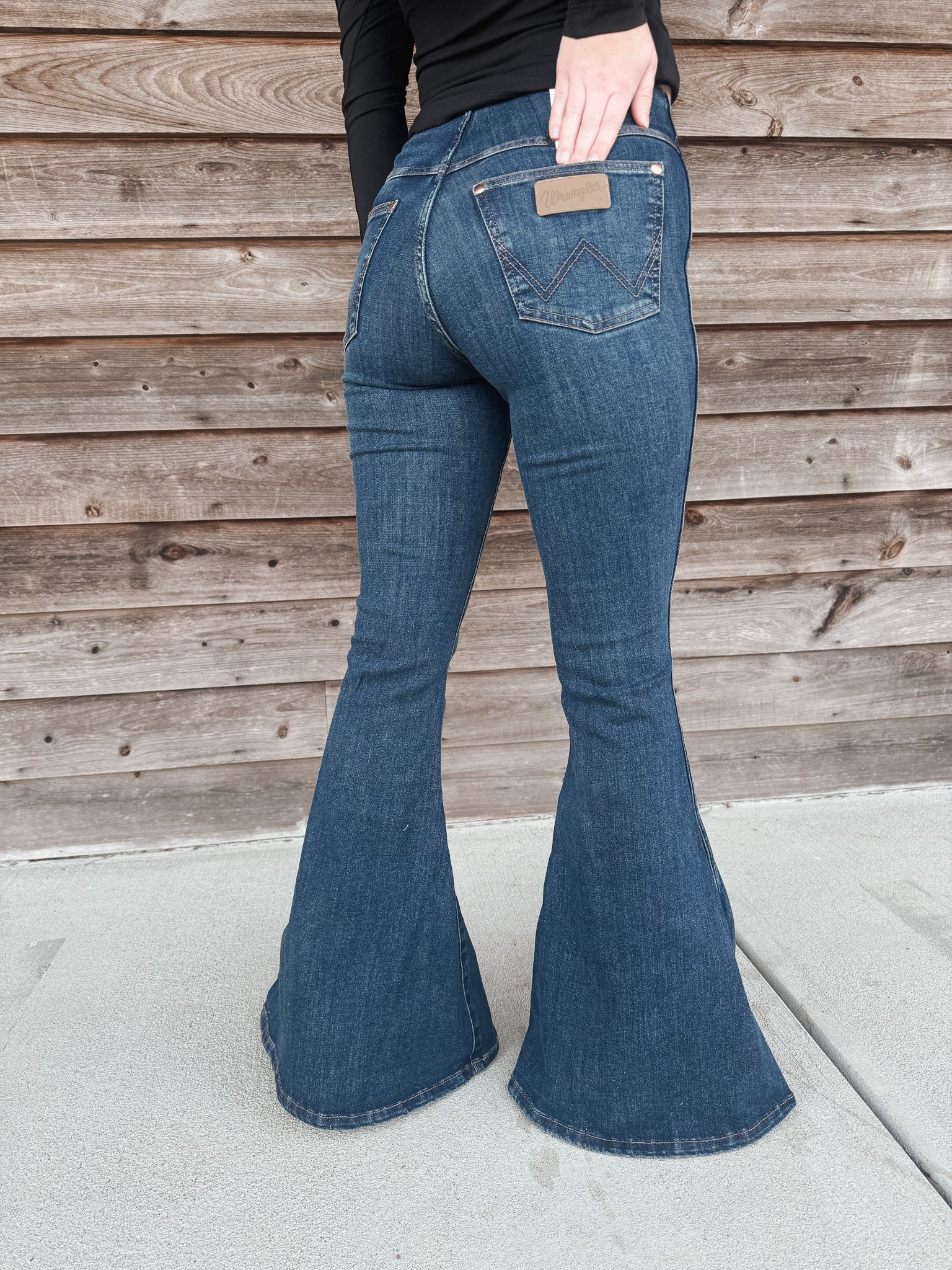 Wrangler x Lainey Wilson Pull On Bell Bottoms